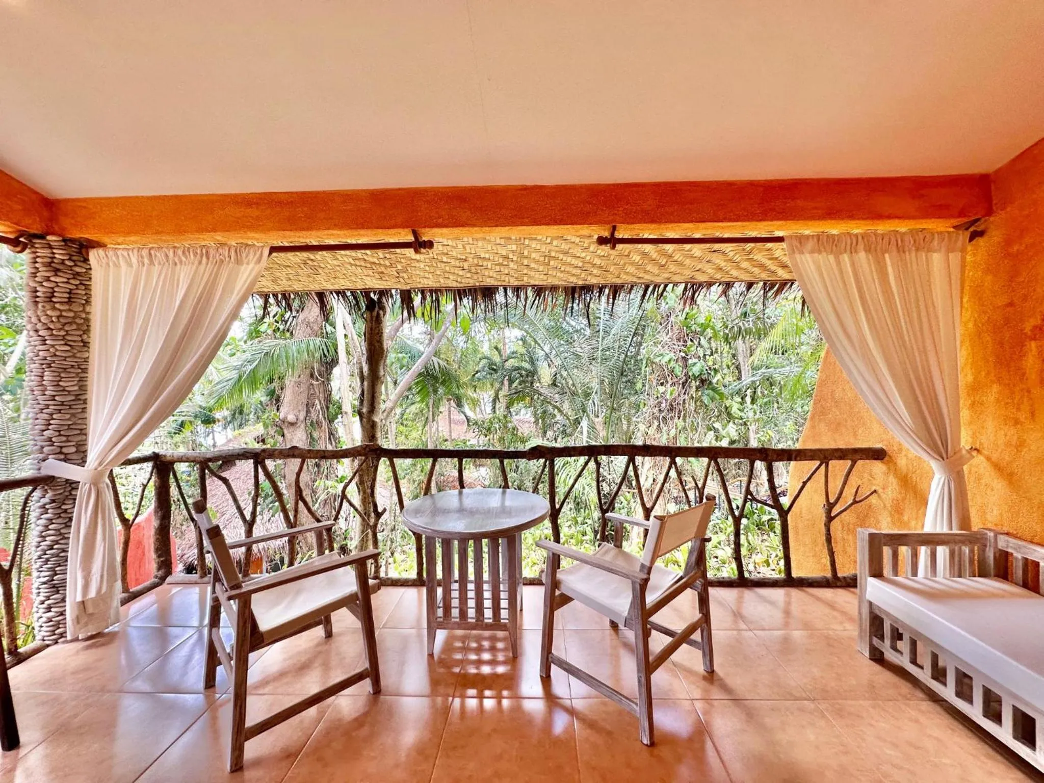 Balcony/Terrace in Coco Sunset Beach Resort