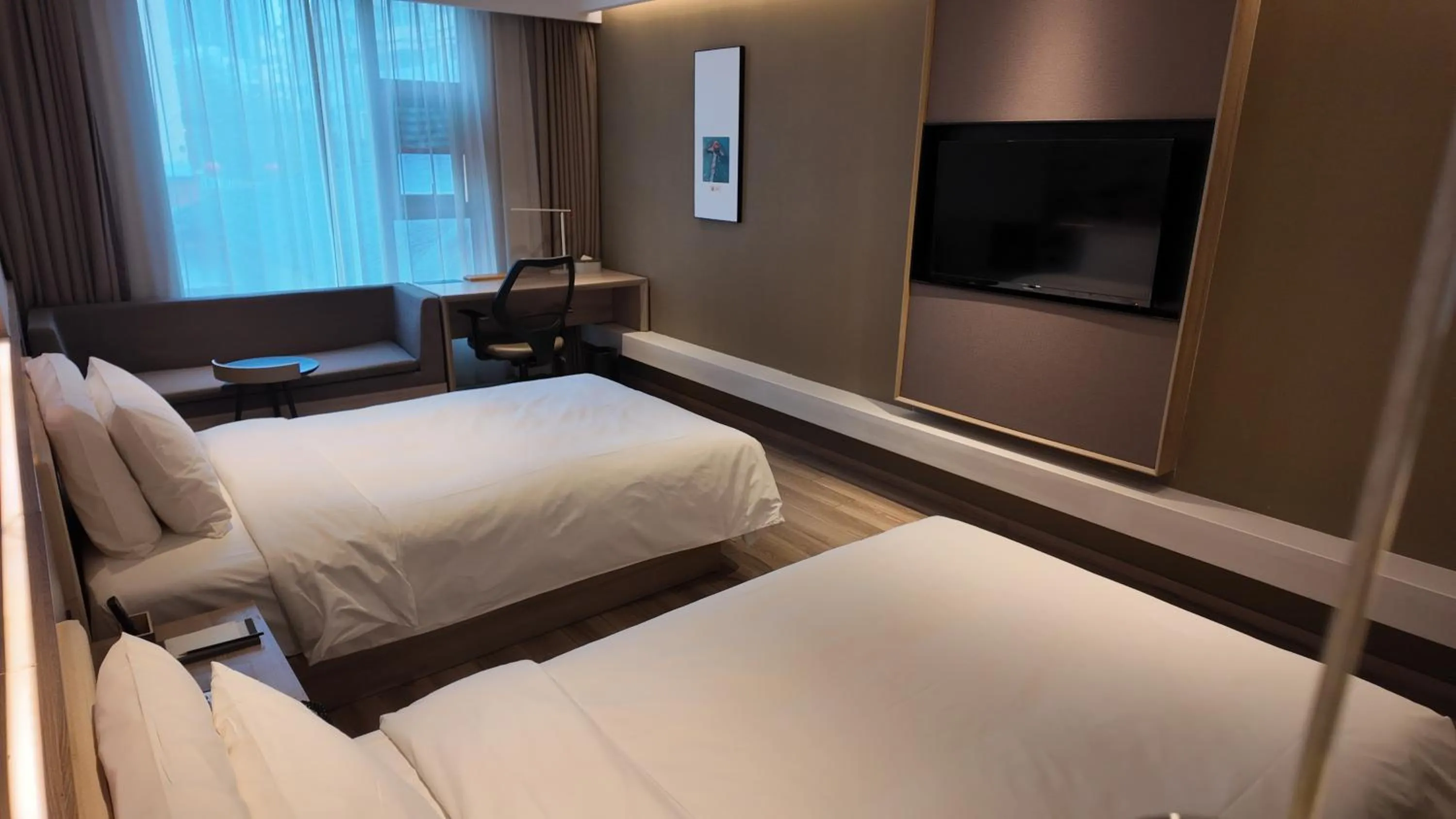 Photo of the whole room, Bed in Atour Hotel Qingdao May Fourth Square Yunxiao Road