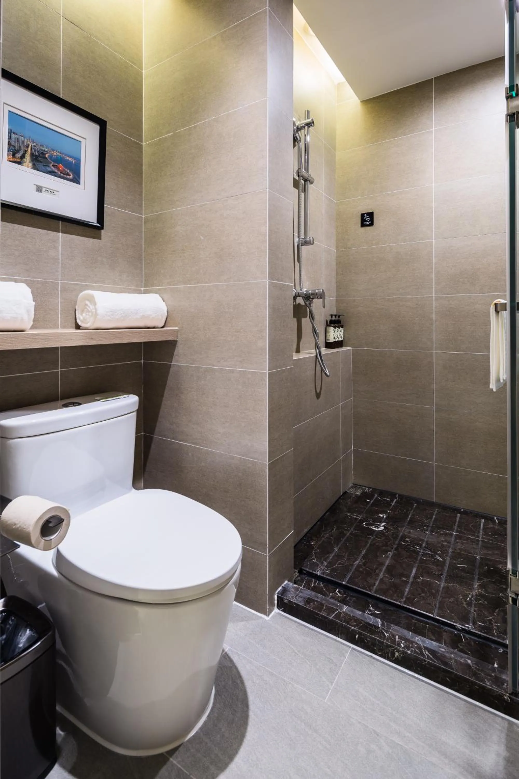 Toilet in Atour Hotel Qingdao May Fourth Square Yunxiao Road