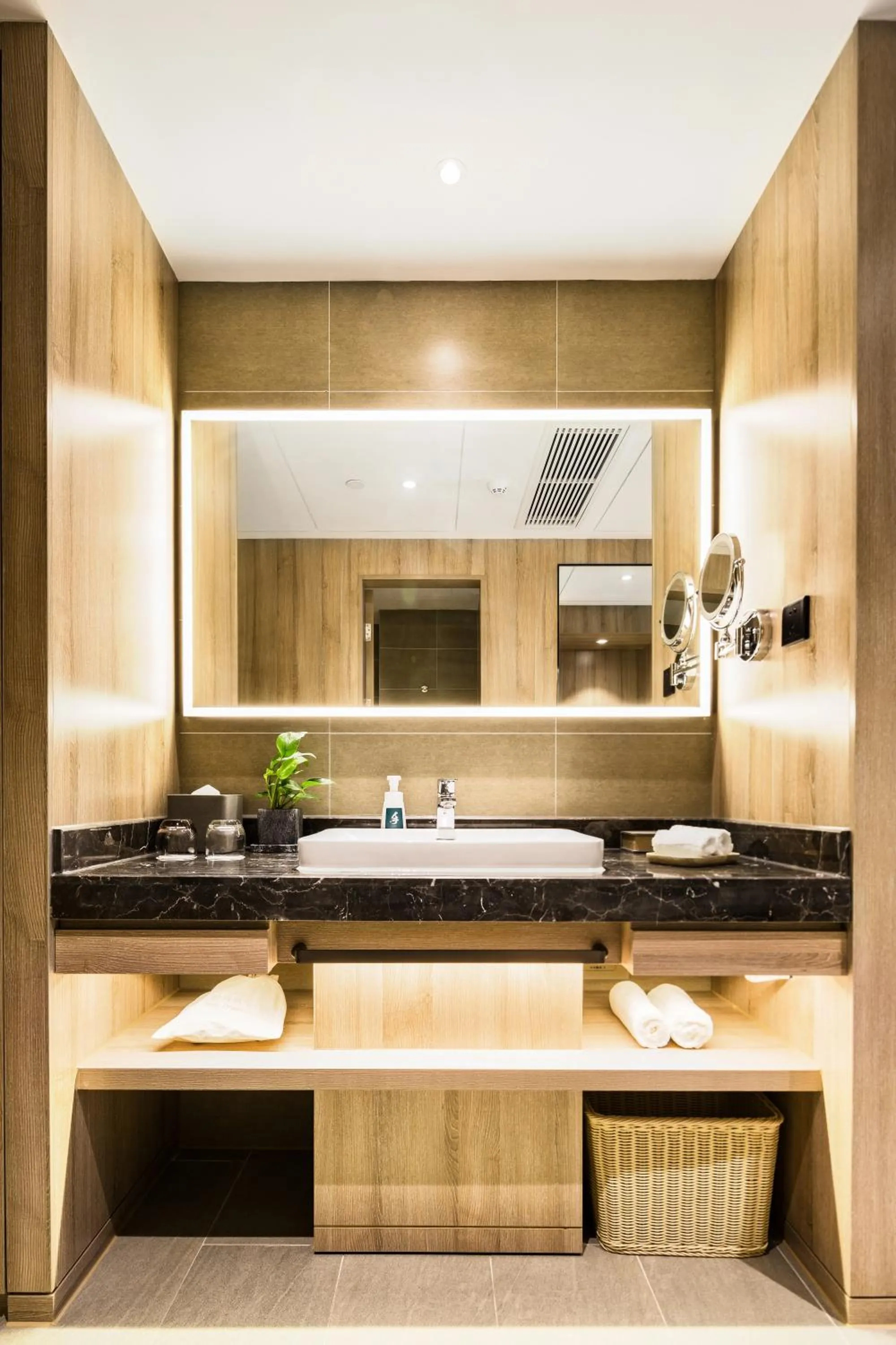 Bathroom in Atour Hotel Qingdao May Fourth Square Yunxiao Road