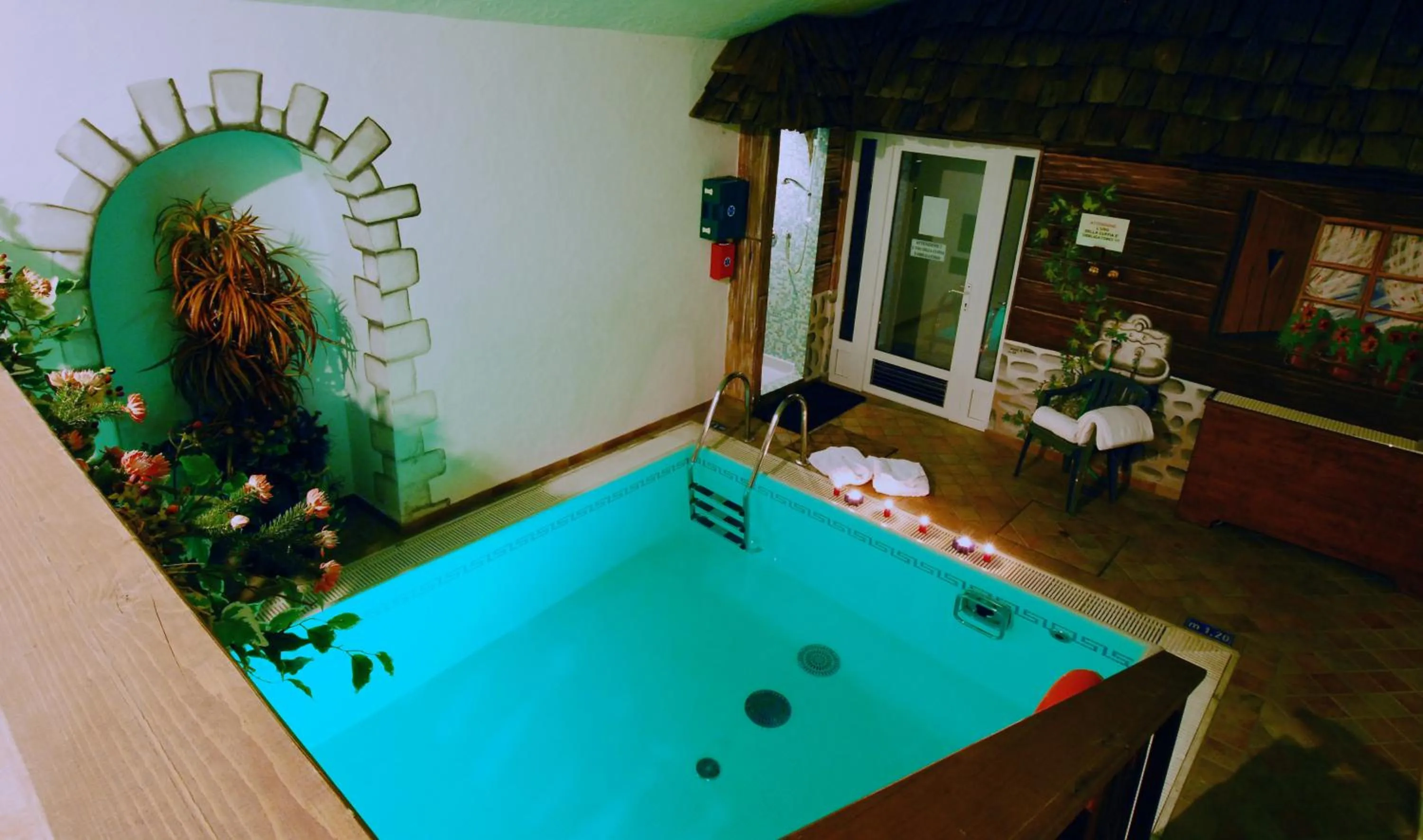 Swimming pool in G. Hotel Des Alpes (Classic since 1912)