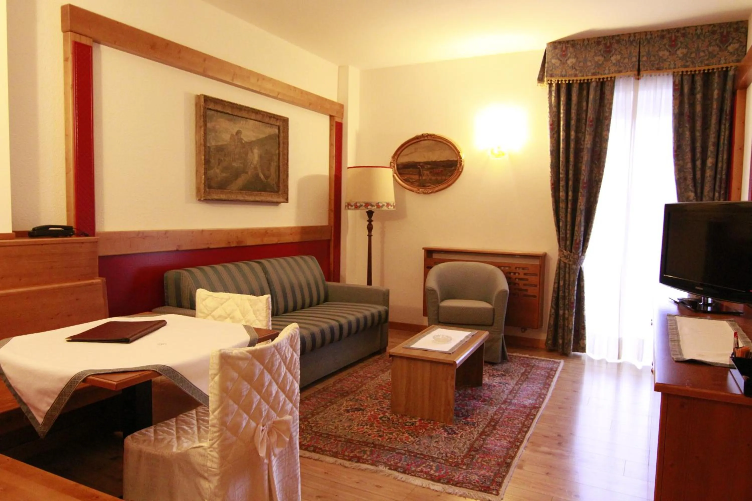 Photo of the whole room in G. Hotel Des Alpes (Classic since 1912)