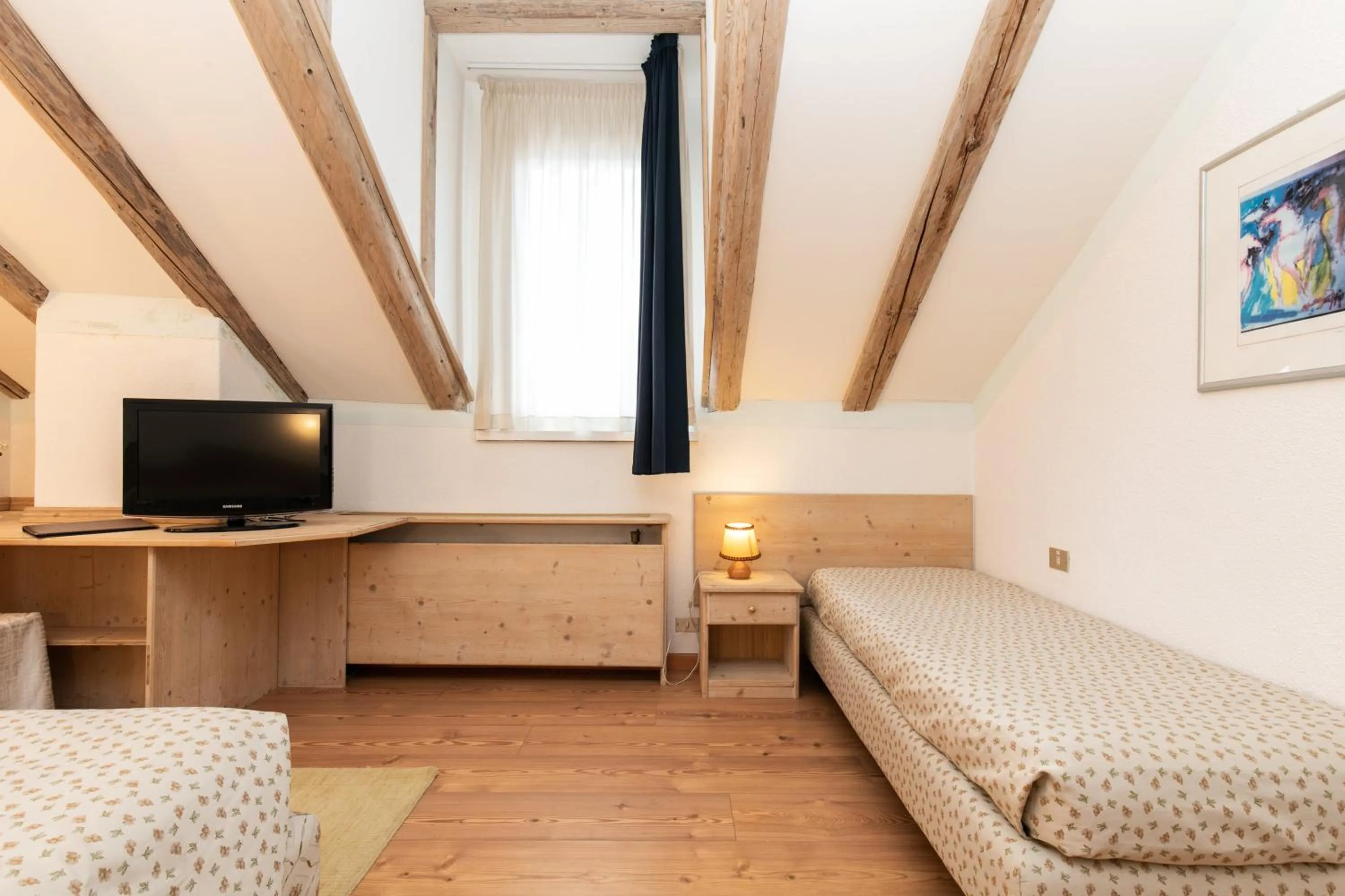 Bed in G. Hotel Des Alpes (Classic since 1912)