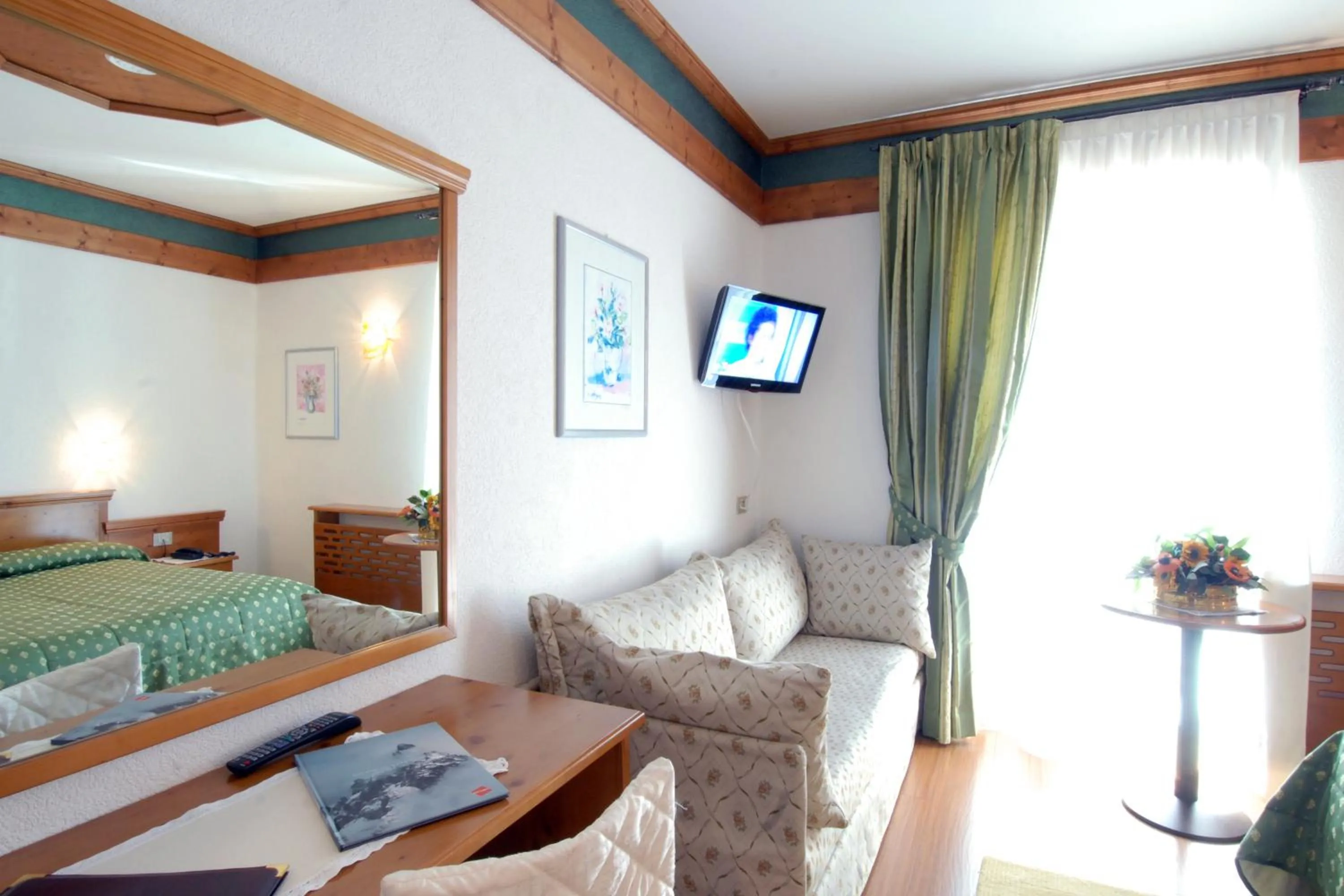 Bedroom, Bed in G. Hotel Des Alpes (Classic since 1912)