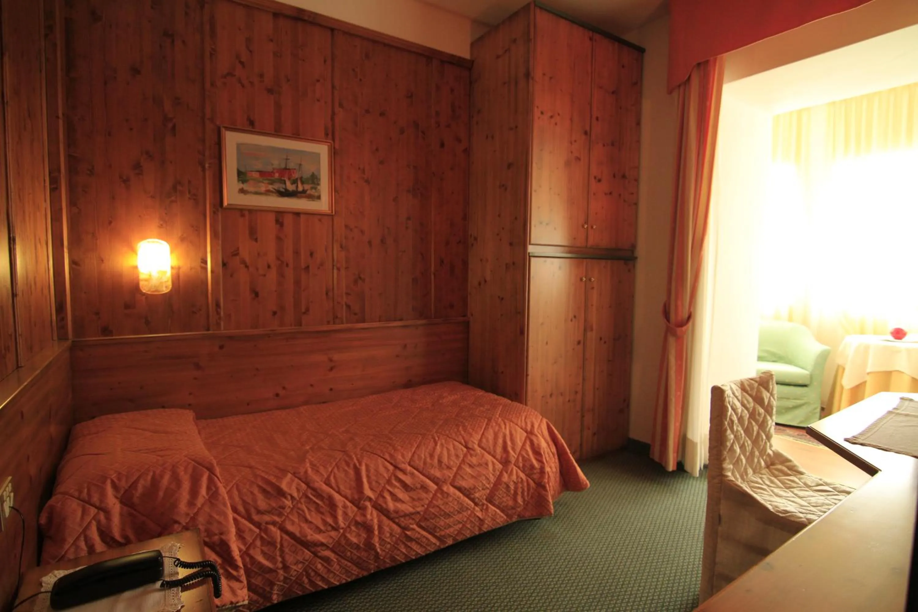 Bed in G. Hotel Des Alpes (Classic since 1912)