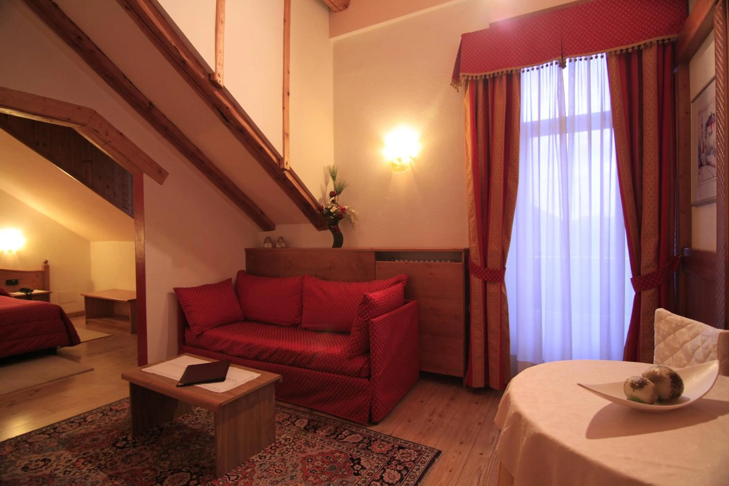 Photo of the whole room, Bed in G. Hotel Des Alpes (Classic since 1912)
