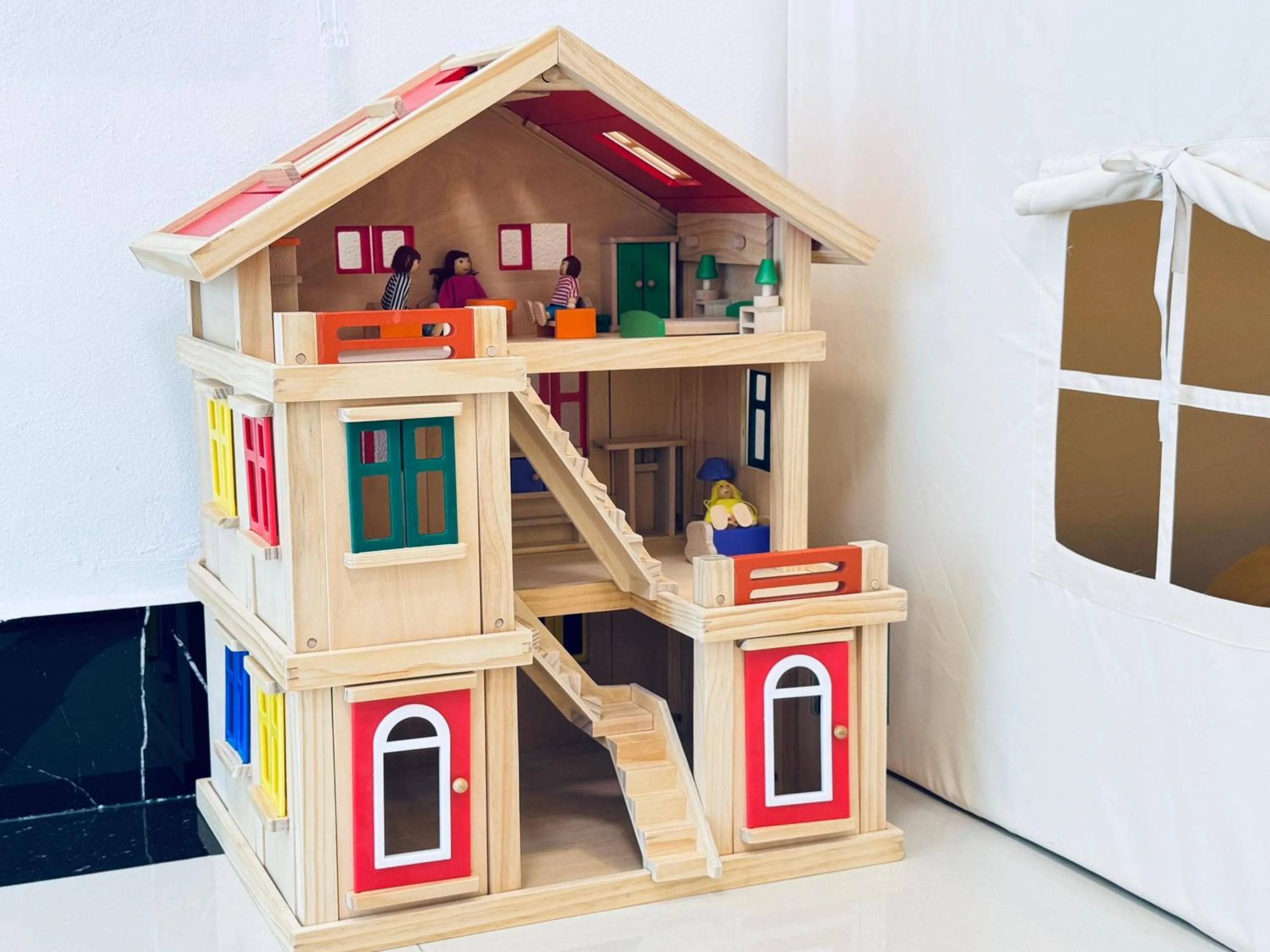 children in Vanida Hotel