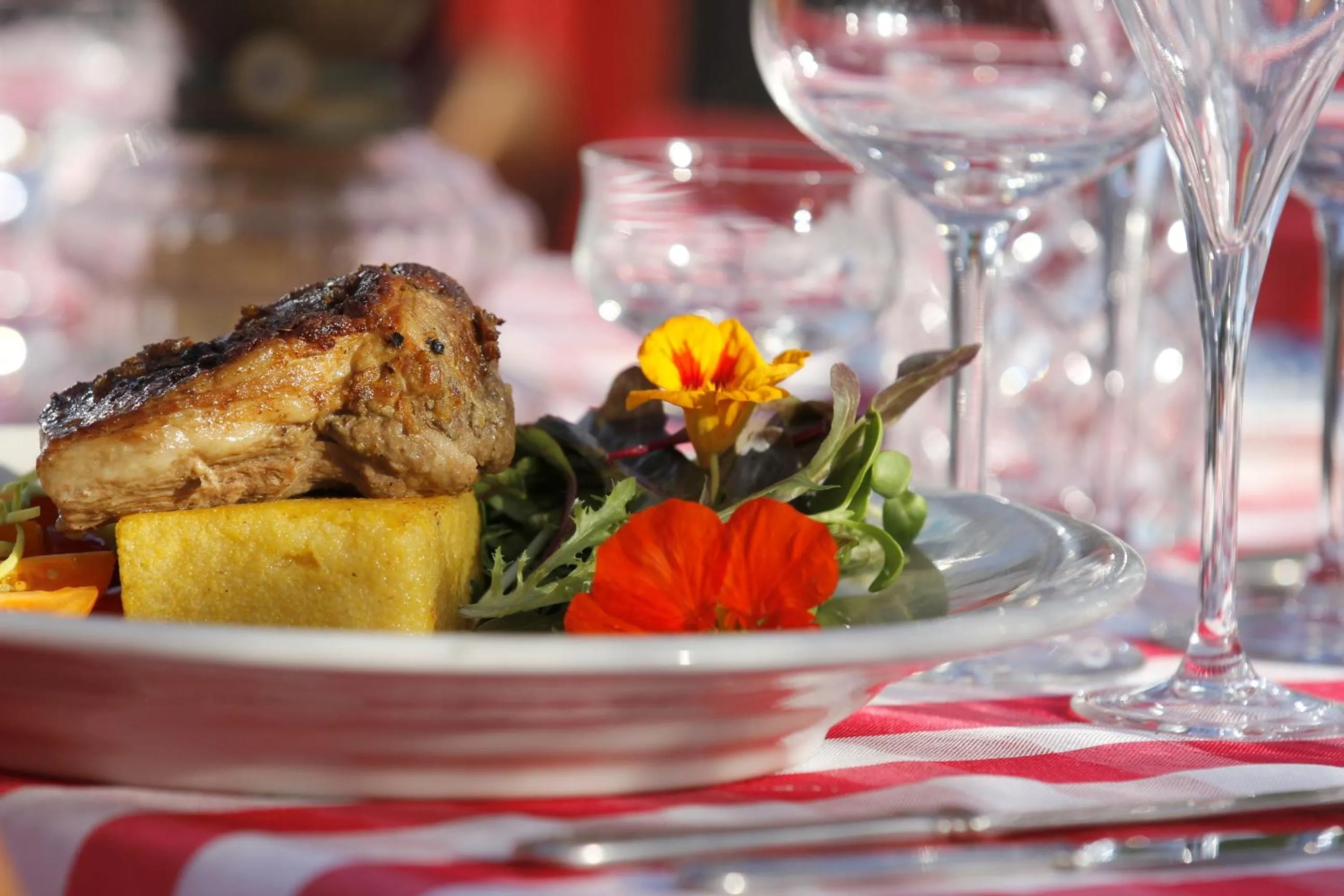 Restaurant/places to eat in Sydkustens at Pillehill