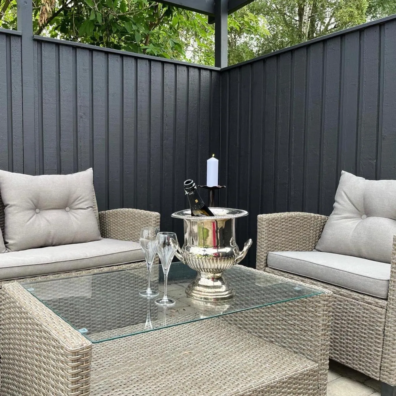 Patio in Sydkustens at Pillehill