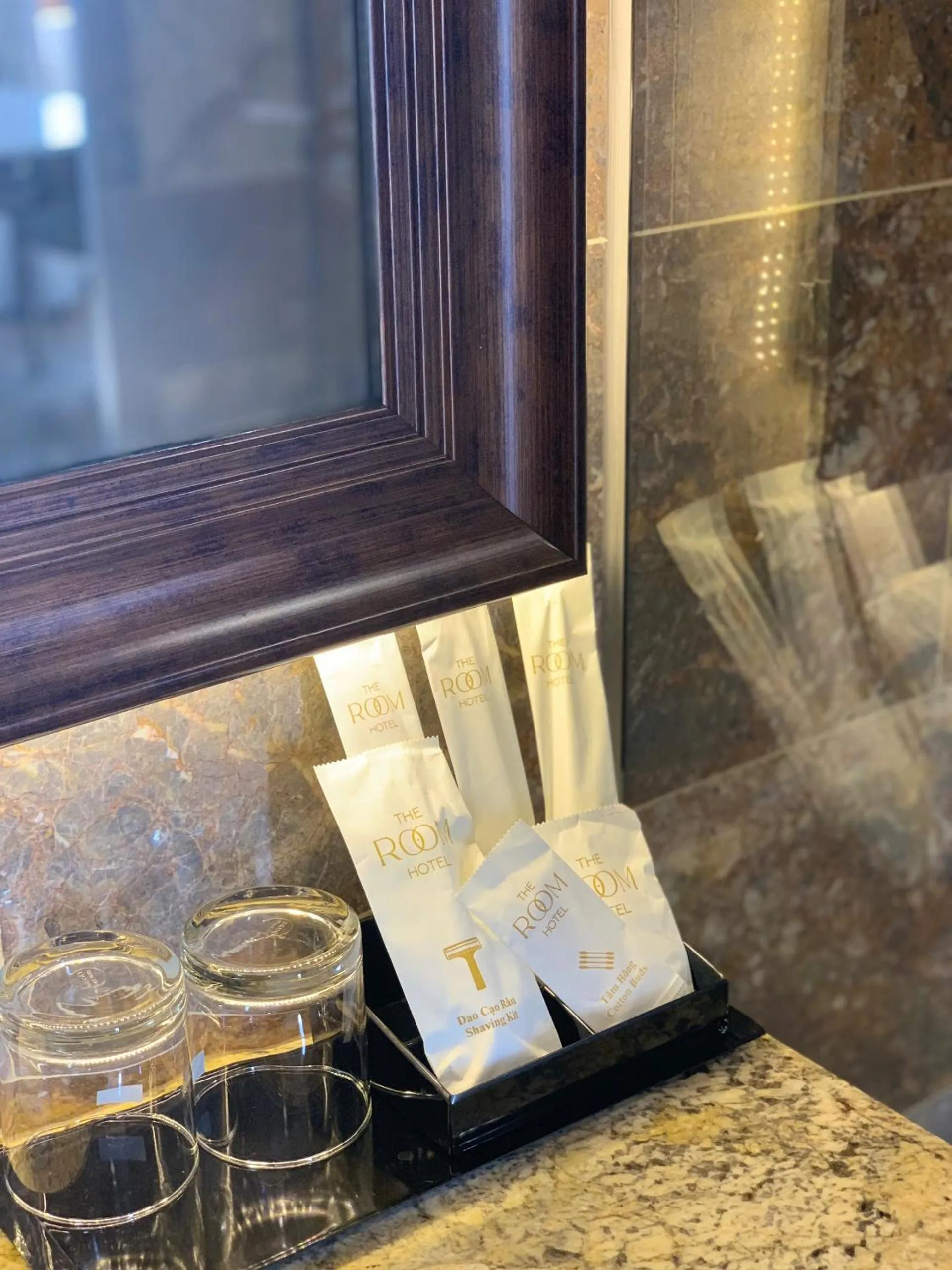 Shower in The Room Hotel - Starbucks