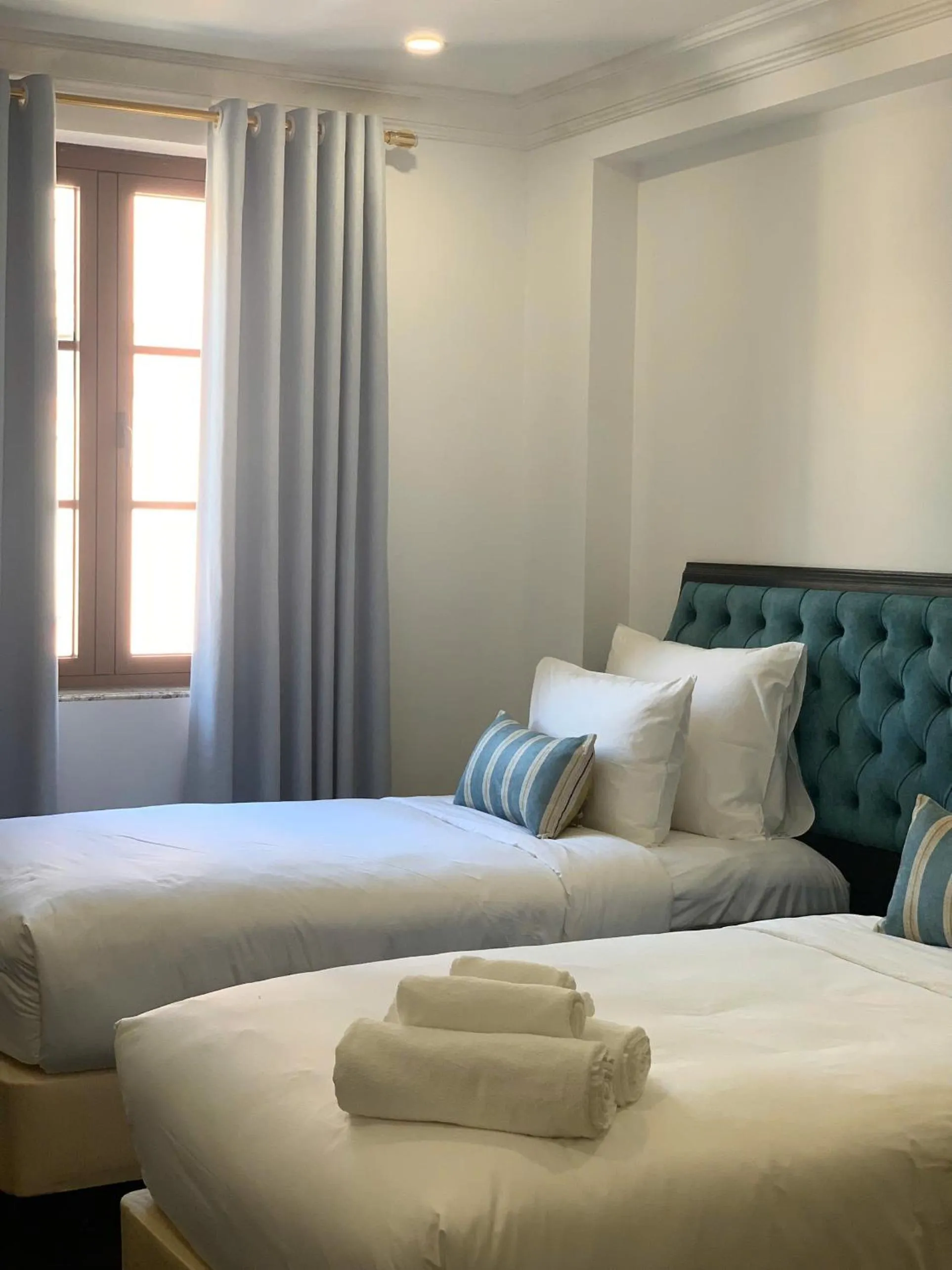 Bed in The Room Hotel - Starbucks