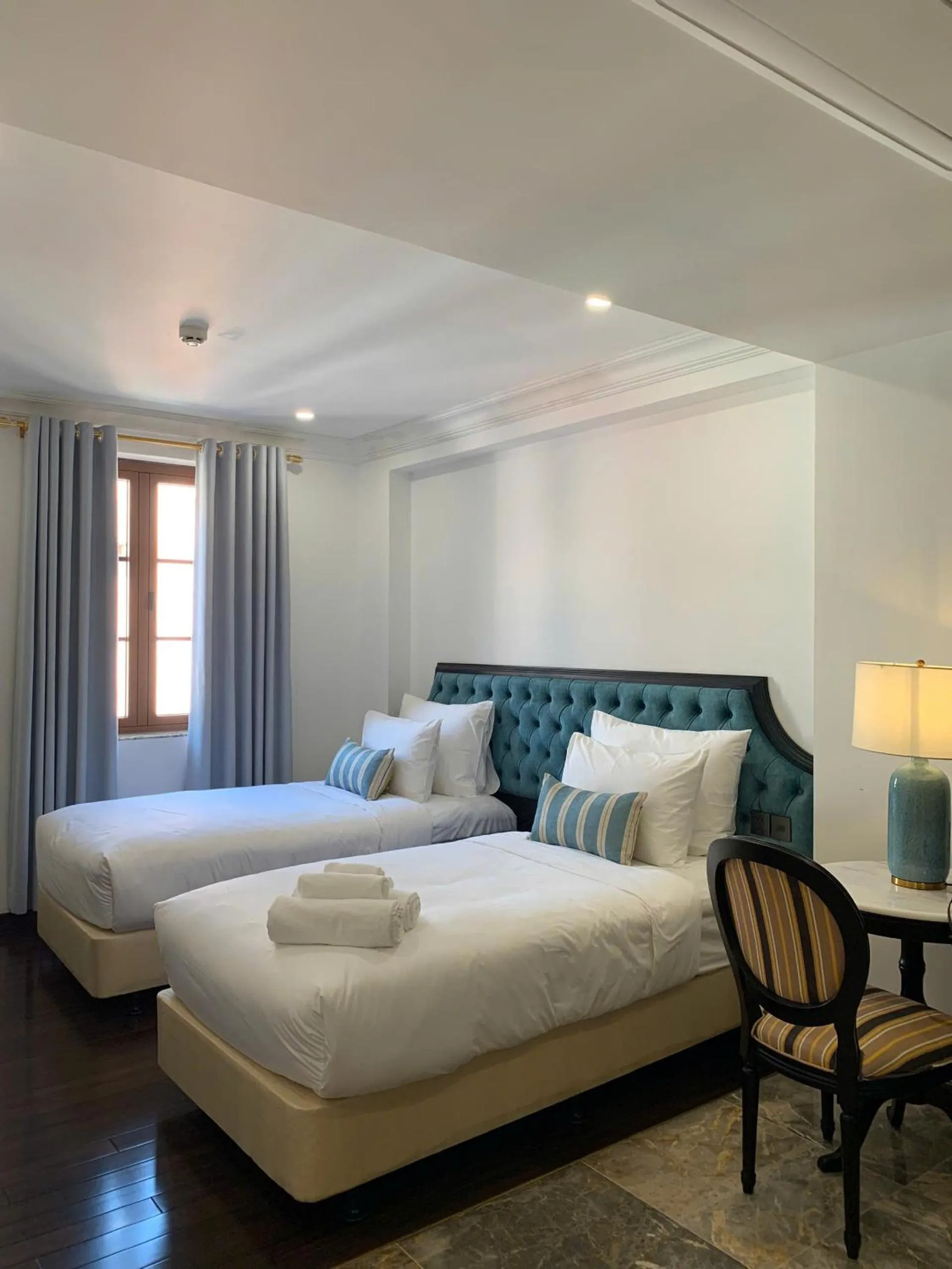 Bed in The Room Hotel - Starbucks