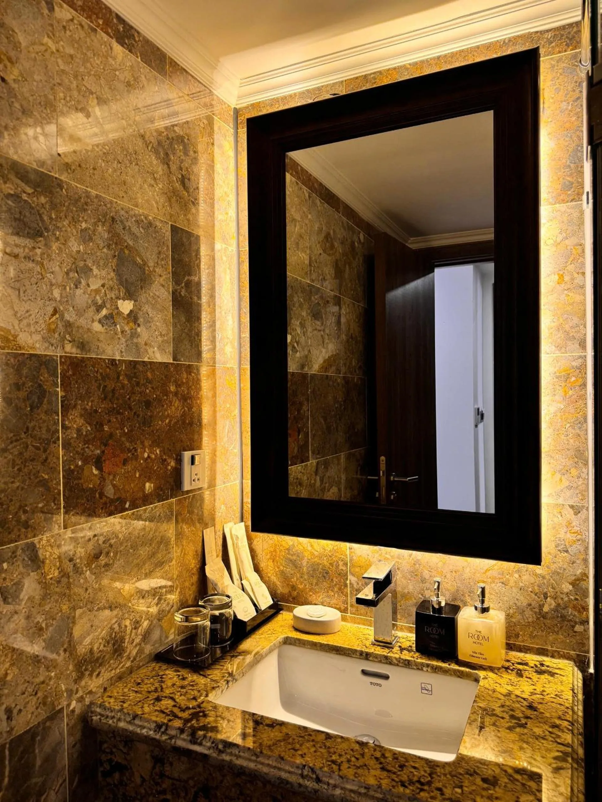 Toilet in The Room Hotel - Starbucks