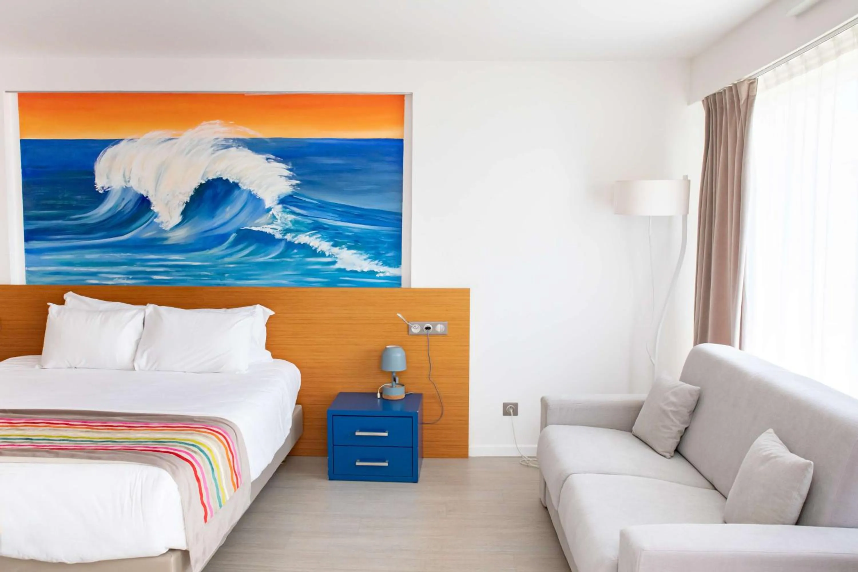 Bedroom, Bed in Best Western Arcachon Le Port