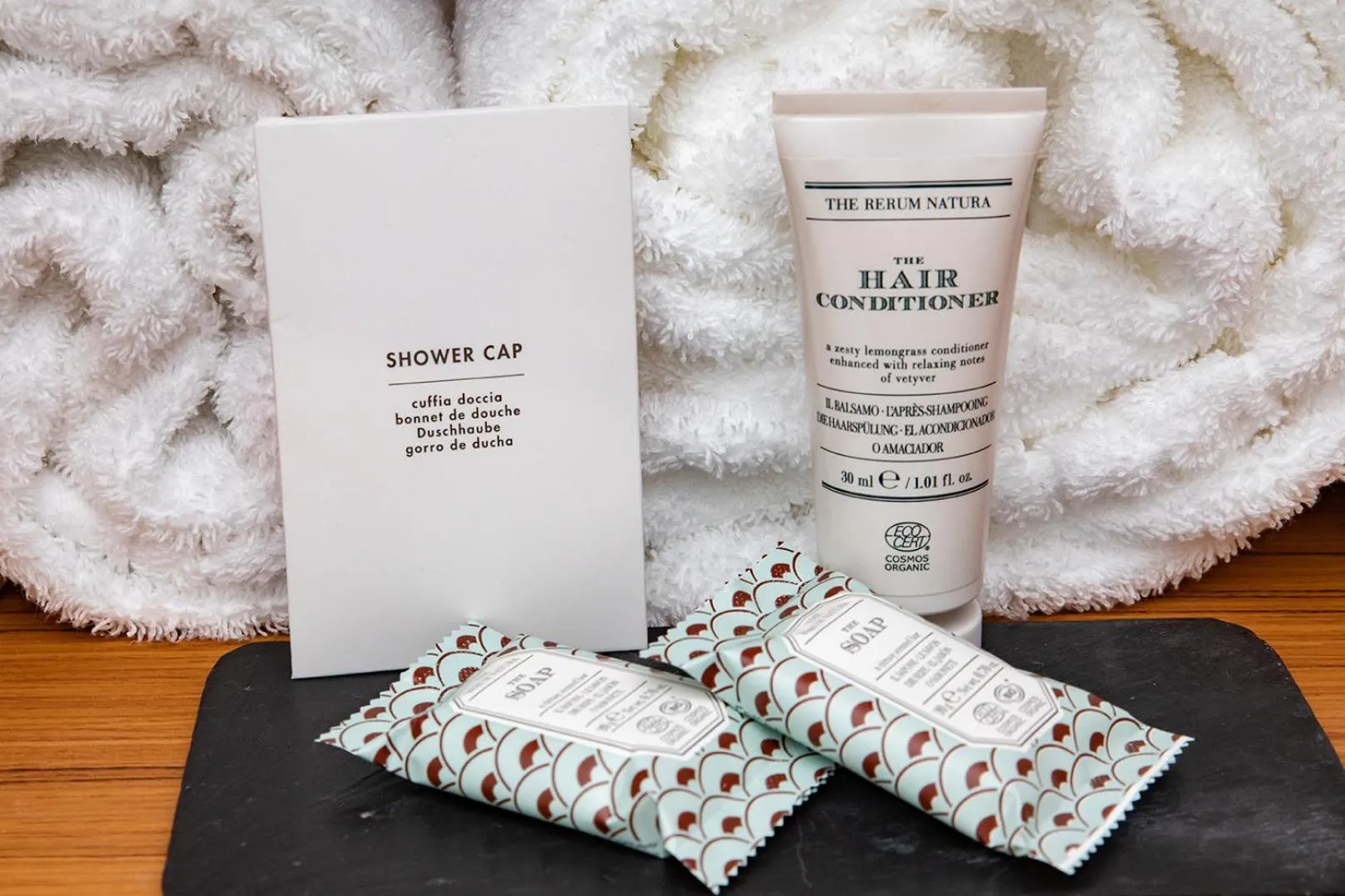 Bedroom in Best Western Arcachon Le Port