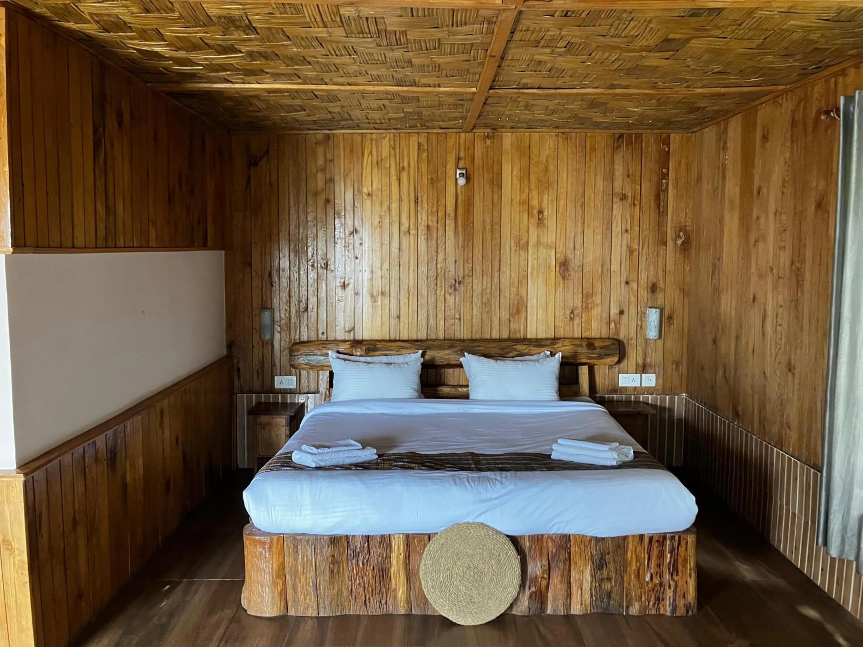 Bed in MayaTels - Maya Eco Huts, Pelling