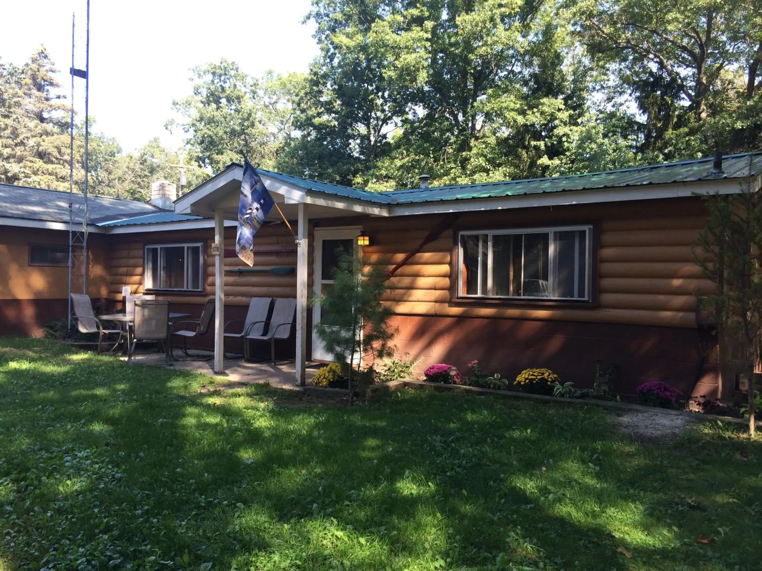 Three-Bedroom Cabin in Alpine Motel Three-Bedroom Cabin in Alpine Motel