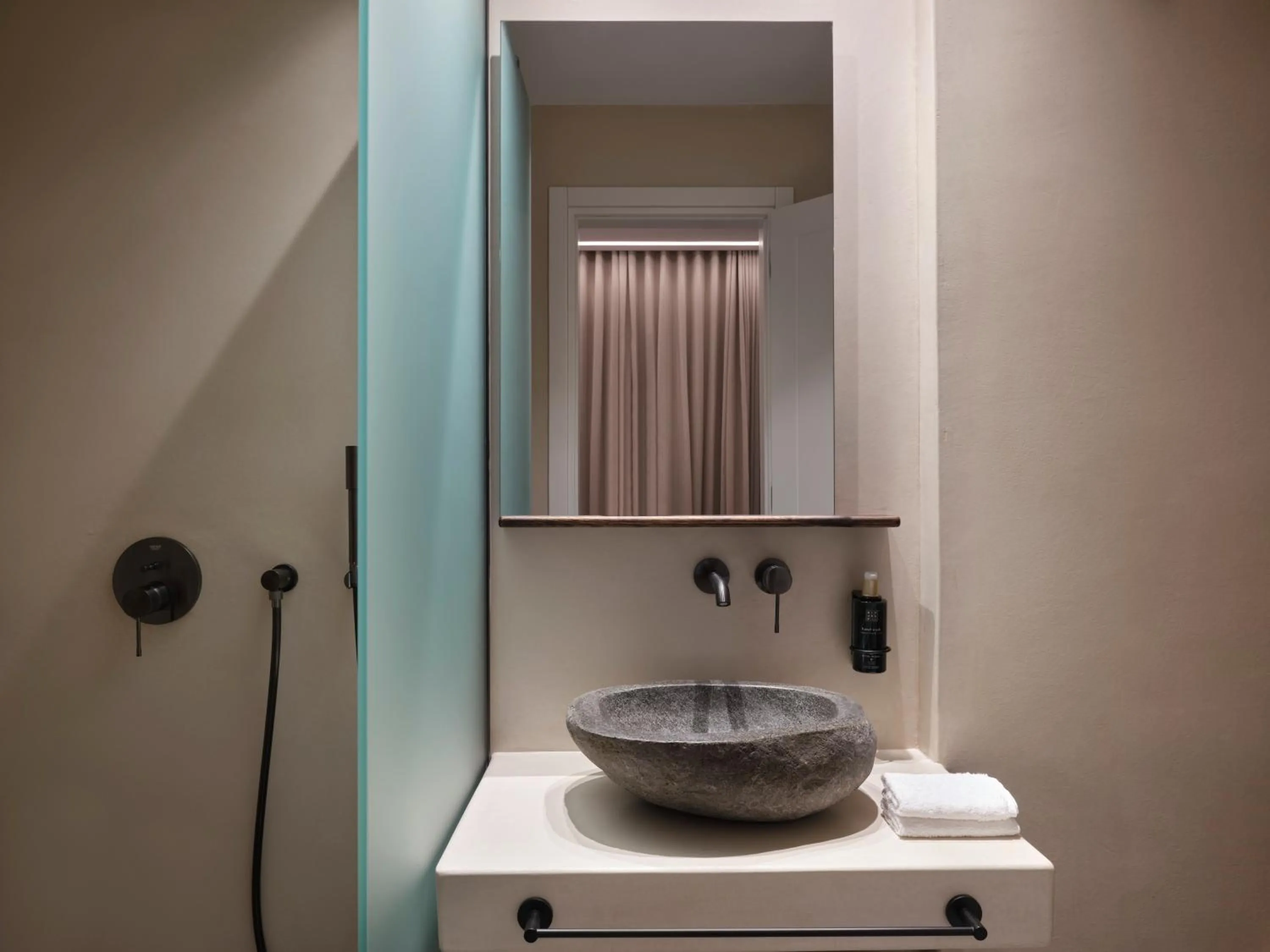 Bathroom in Kalea Mykonos