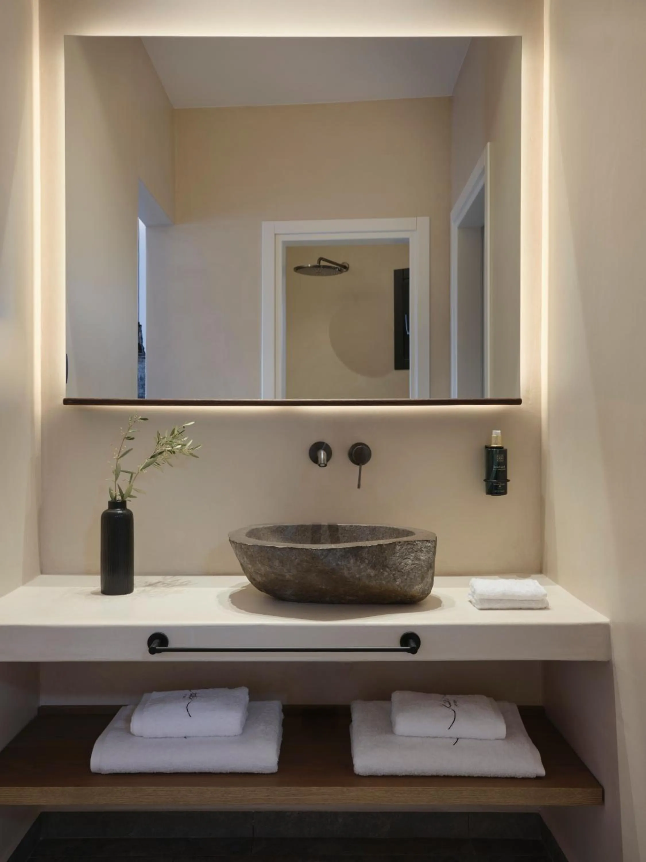 Bathroom in Kalea Mykonos