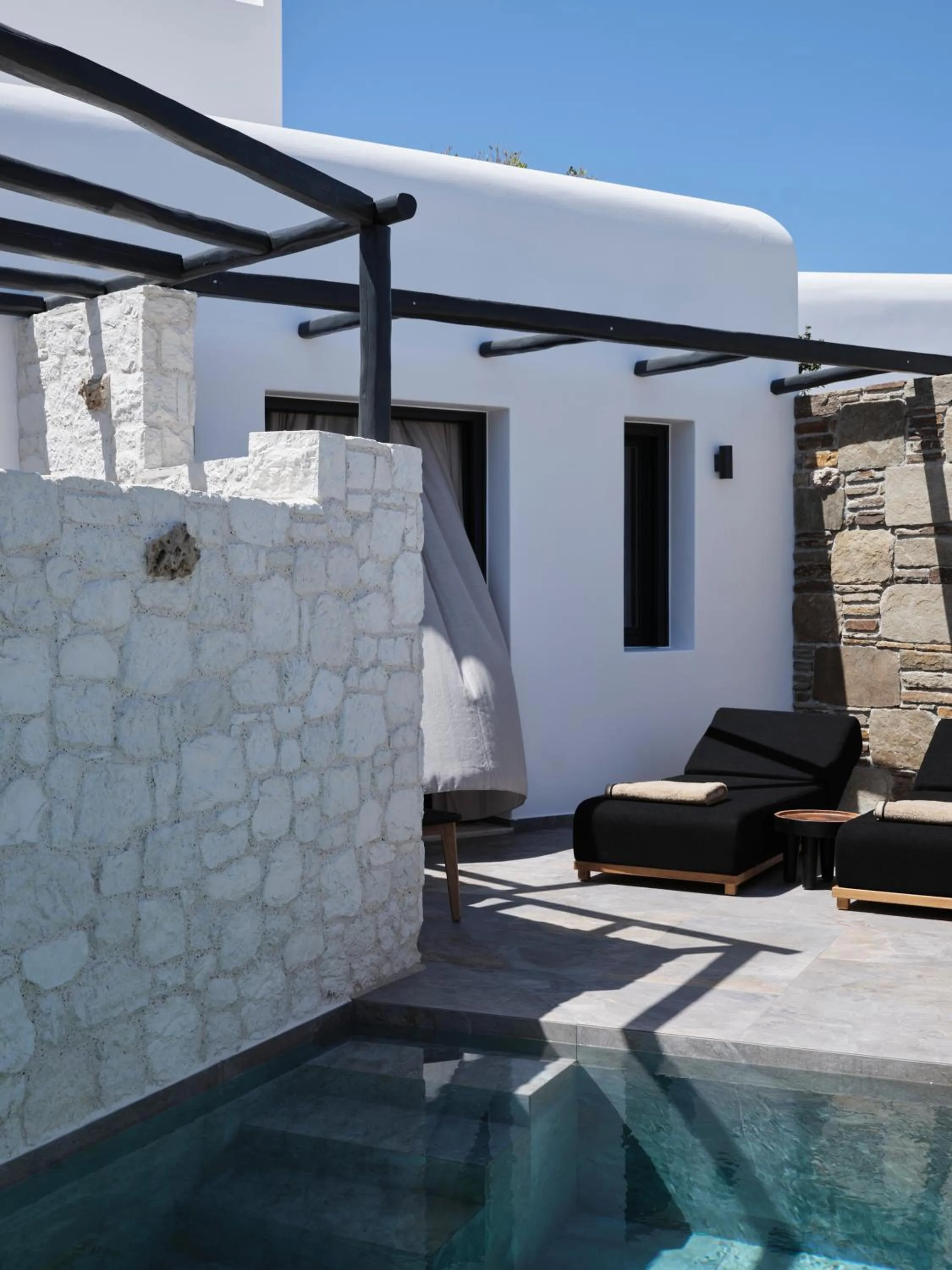 Swimming pool in Kalea Mykonos