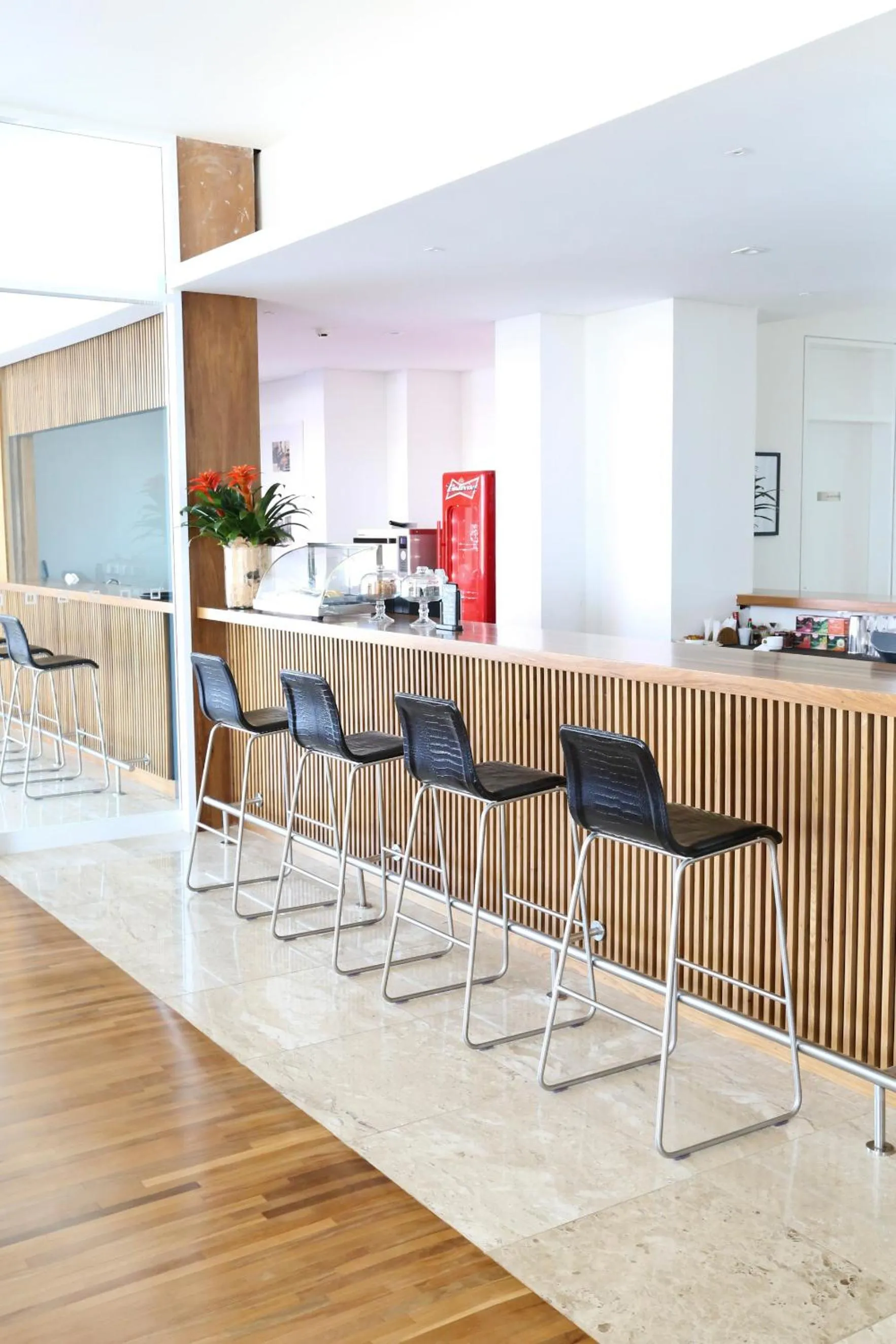 Communal lounge/ TV room in Vitória Hotel Convention Paulínia