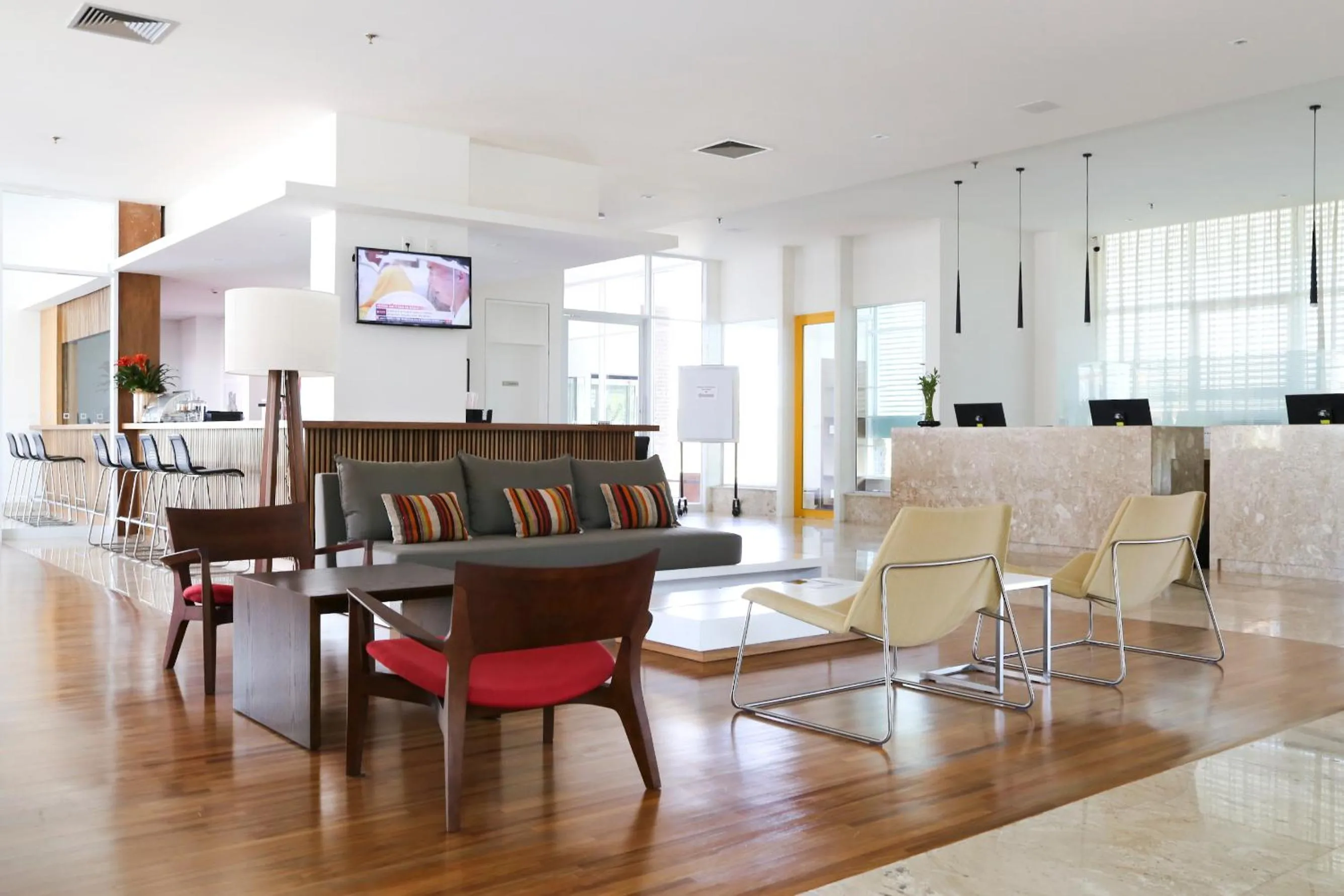 Communal lounge/ TV room in Vitória Hotel Convention Paulínia