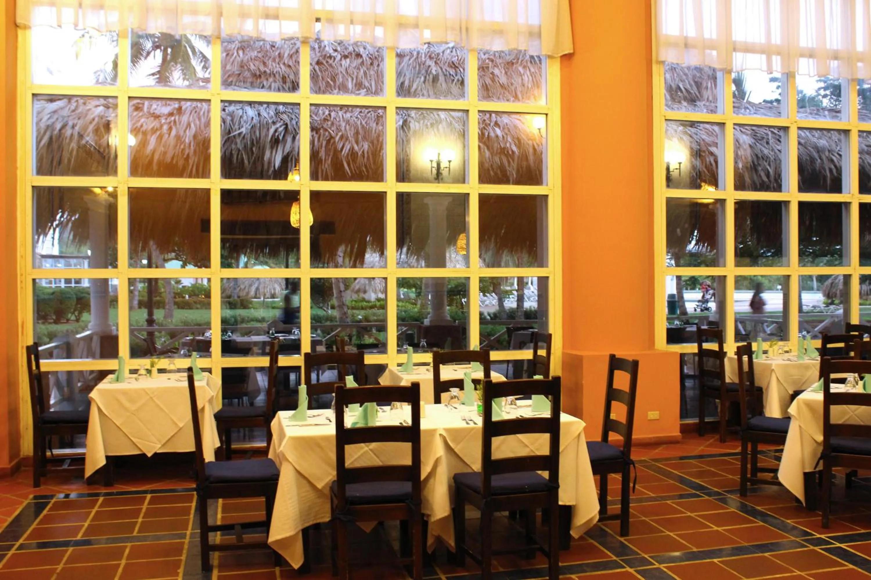 Restaurant/places to eat in Hesperia Isla Margarita