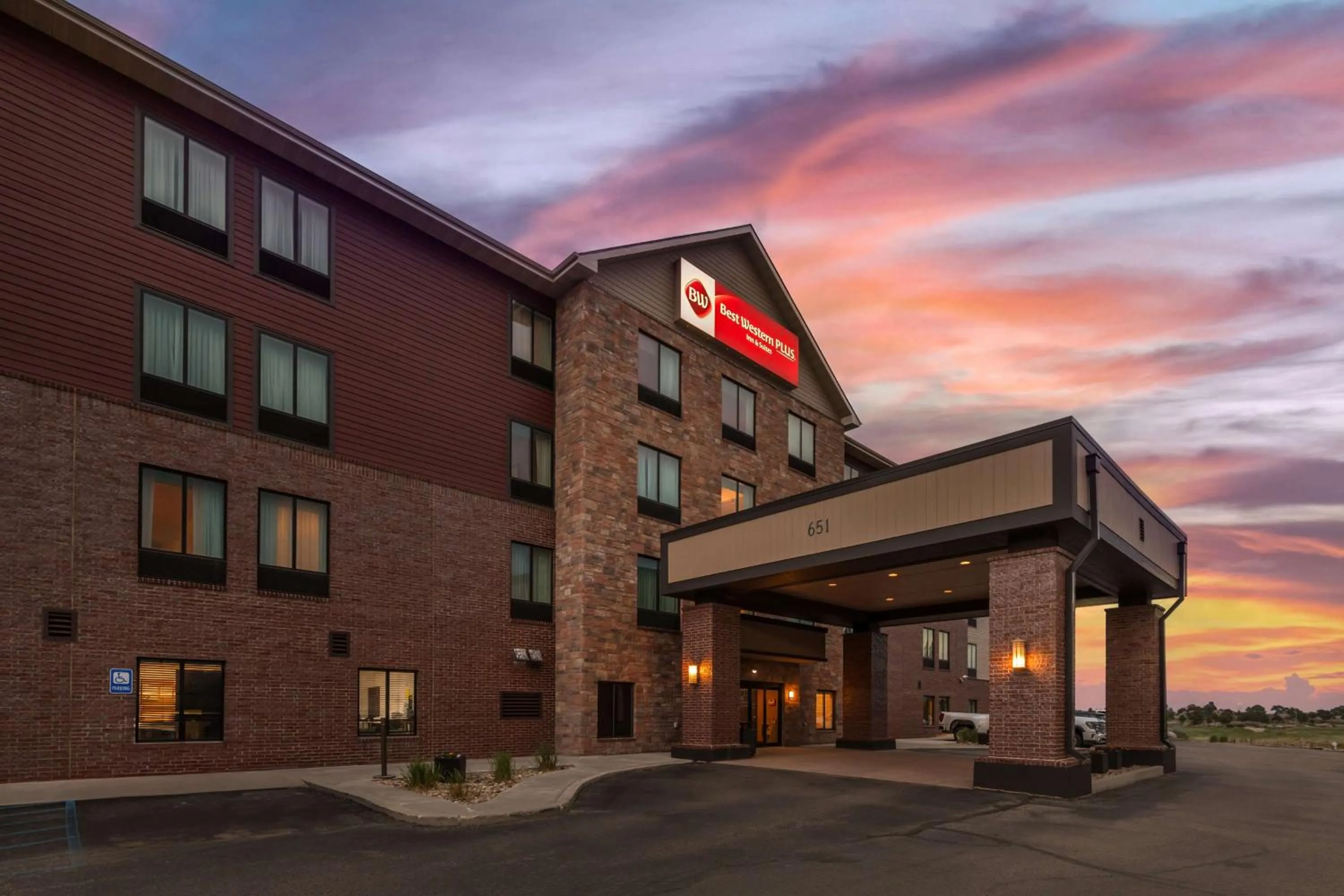 Property building in Best Western PLUS Casper Inn & Suites