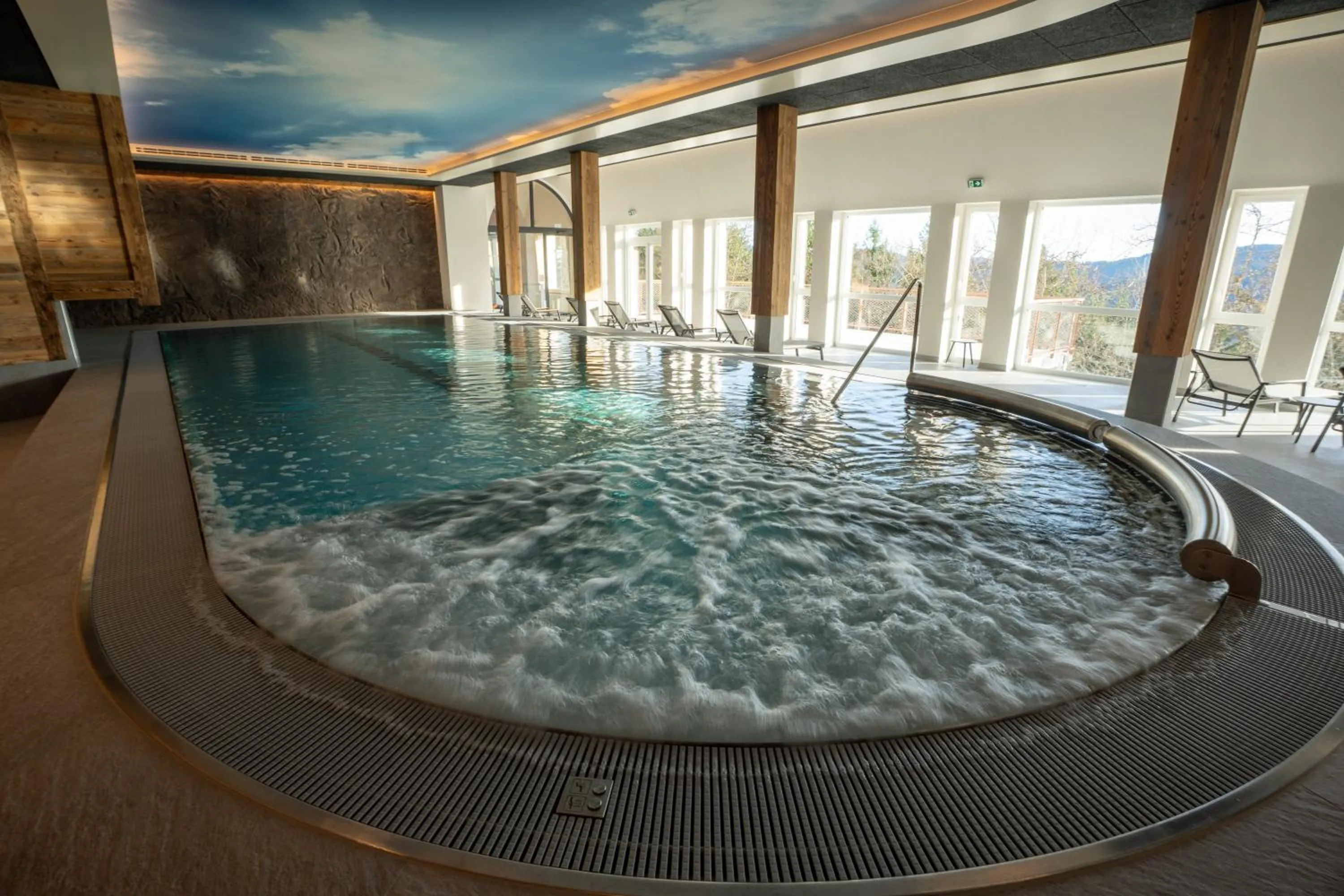 Swimming pool in Domaine de Haslach, The Originals Collection, Résidence de Tourisme