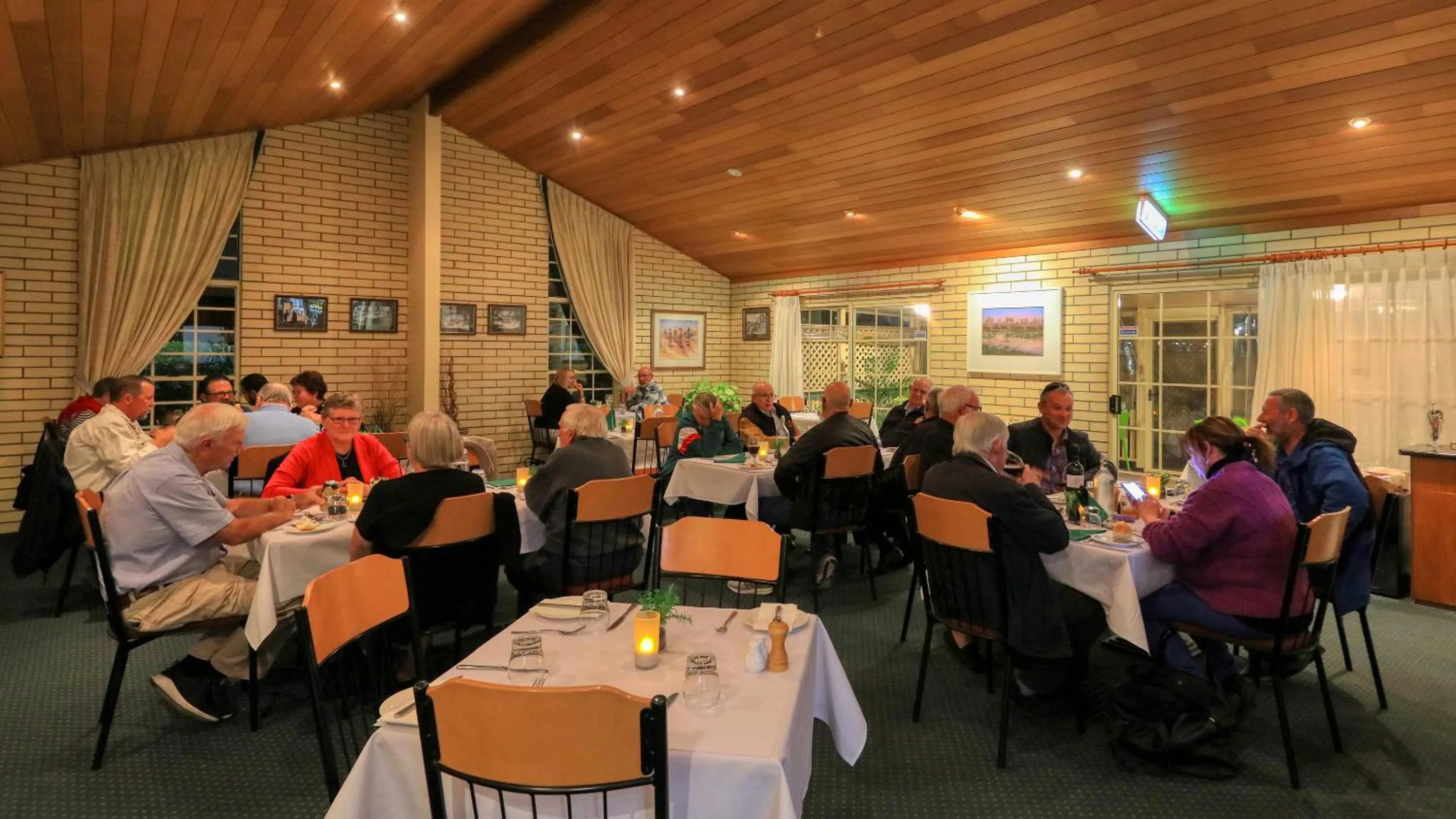 Restaurant/places to eat in Riverland Motor Inn