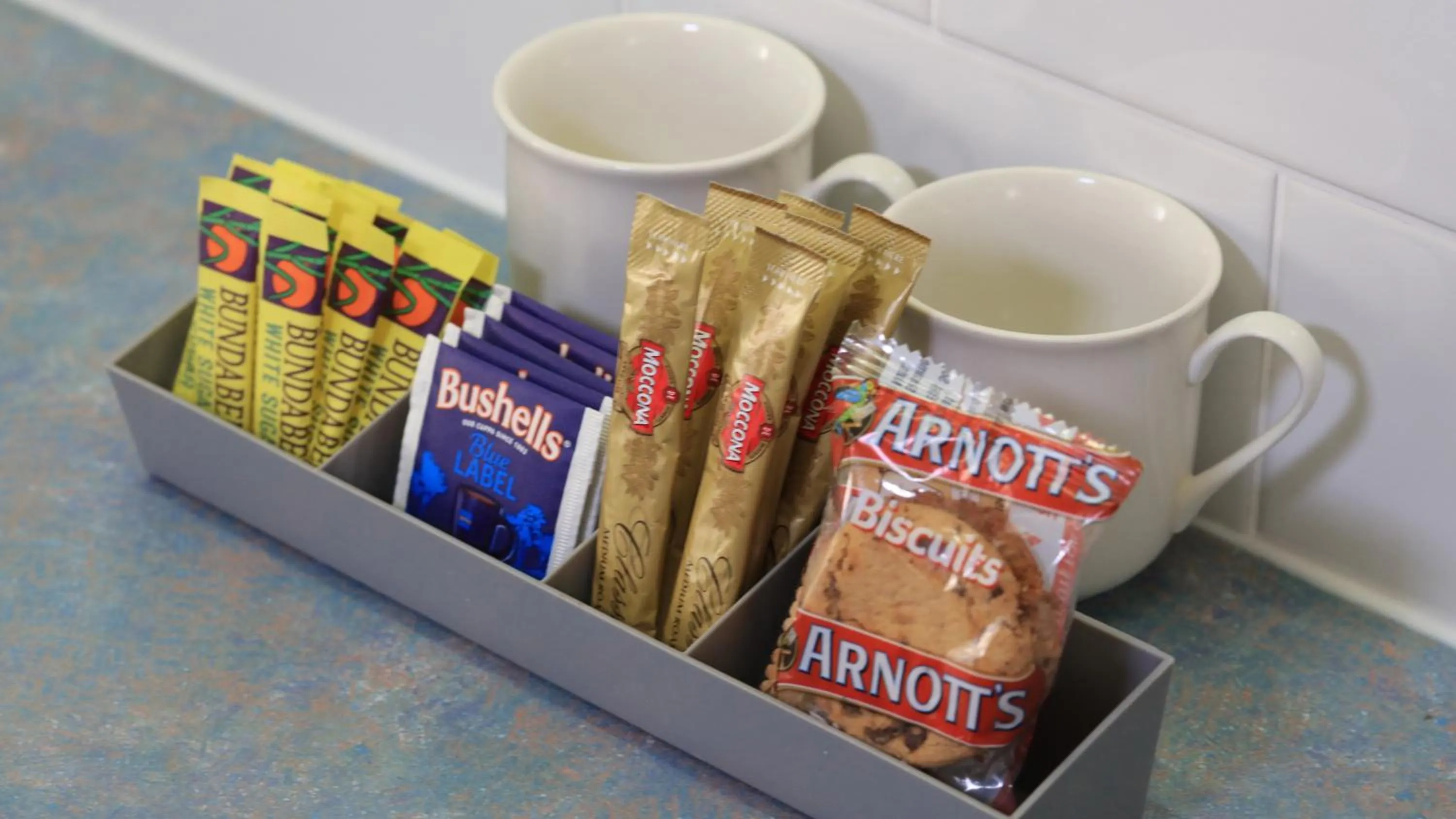 Coffee/tea facilities in Riverland Motor Inn