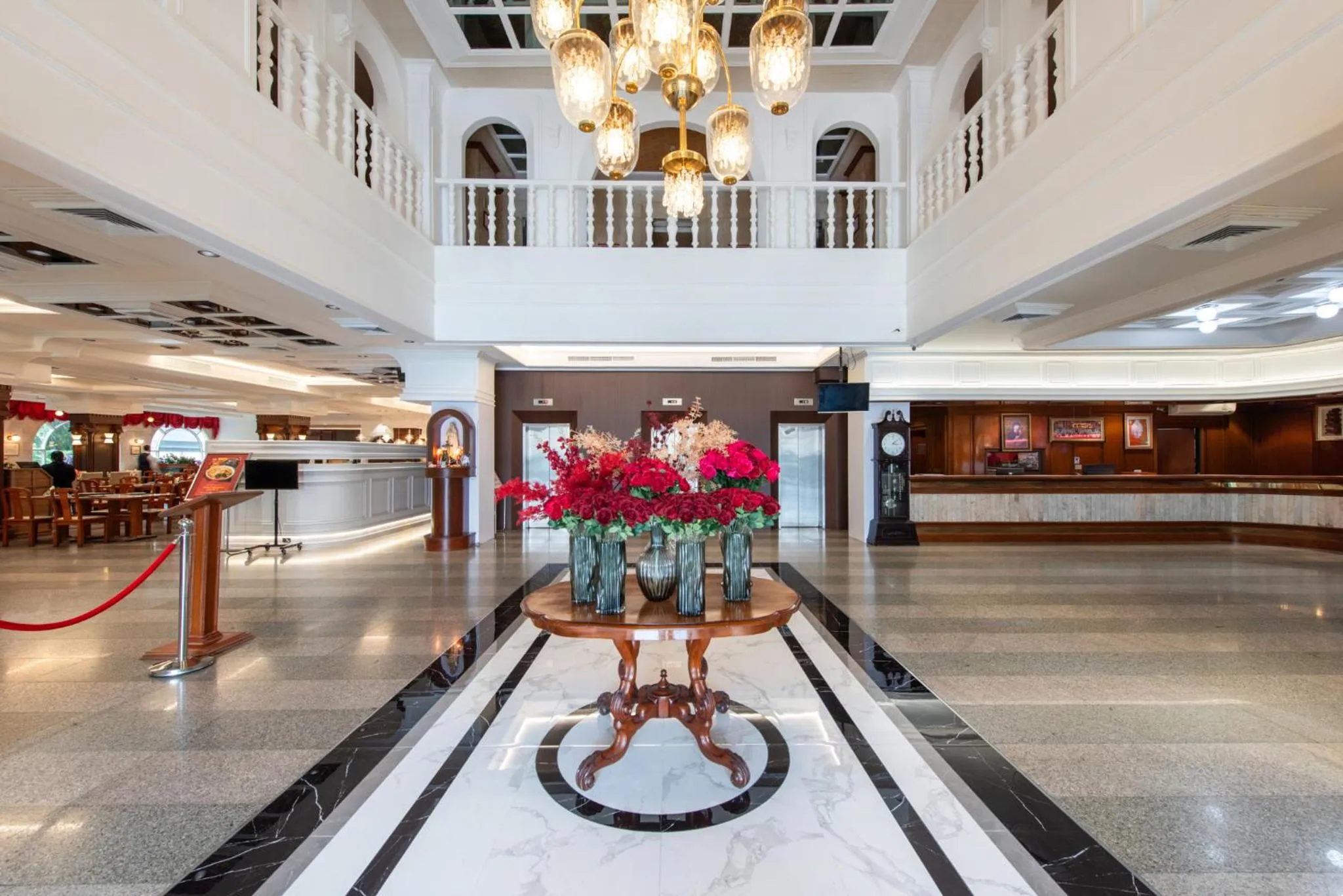 Lobby or reception in Elizabeth Hotel