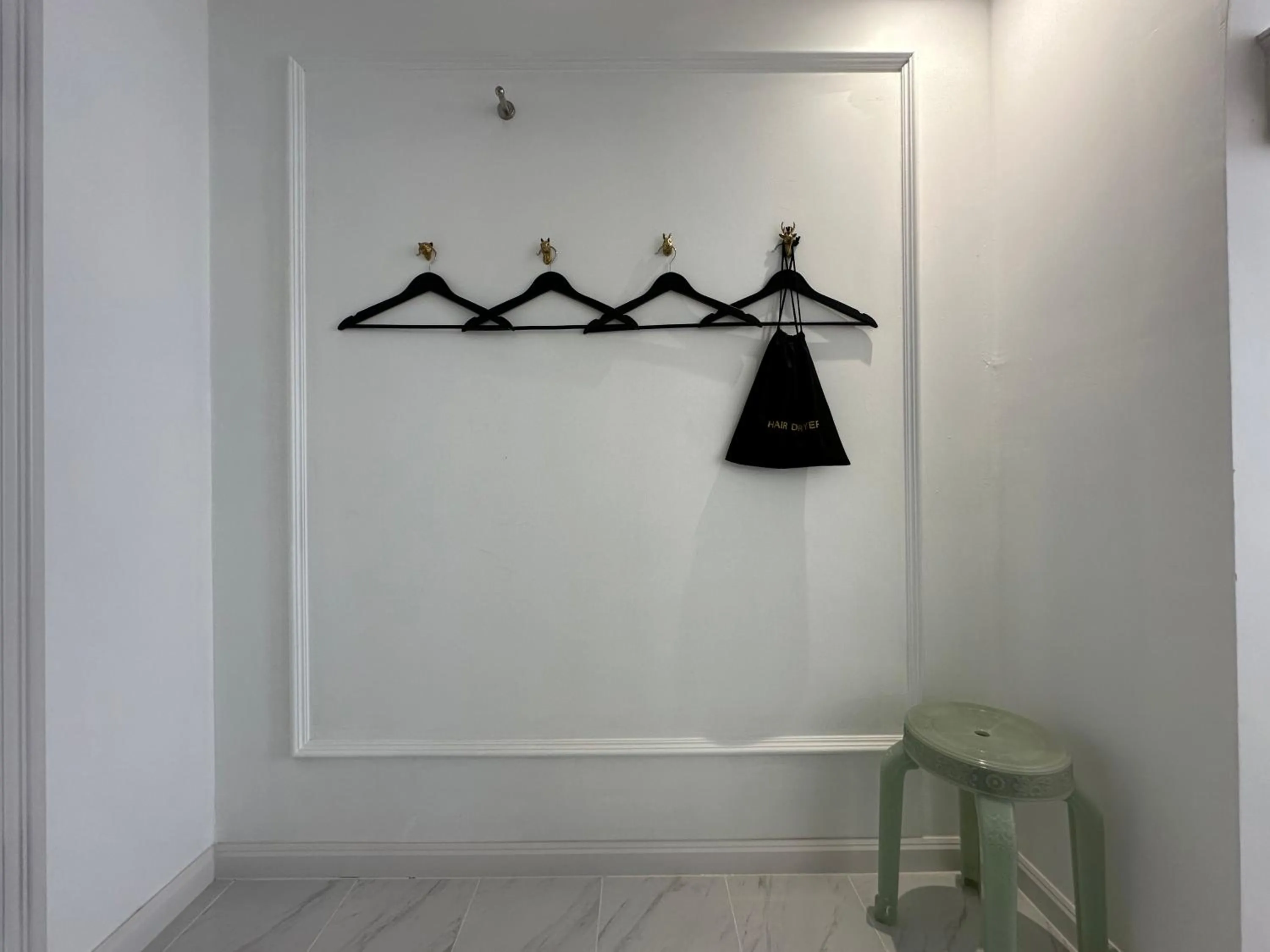 wardrobe in Elizabeth Hotel