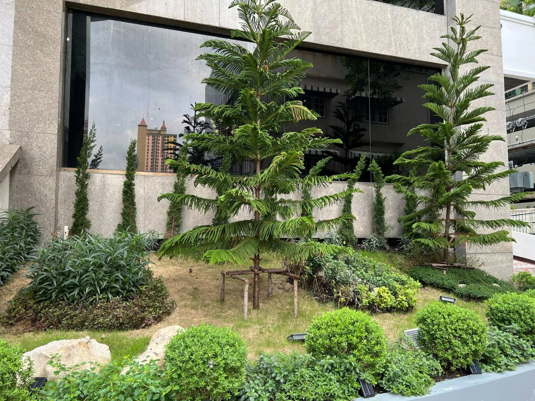 Property building in Elizabeth Hotel