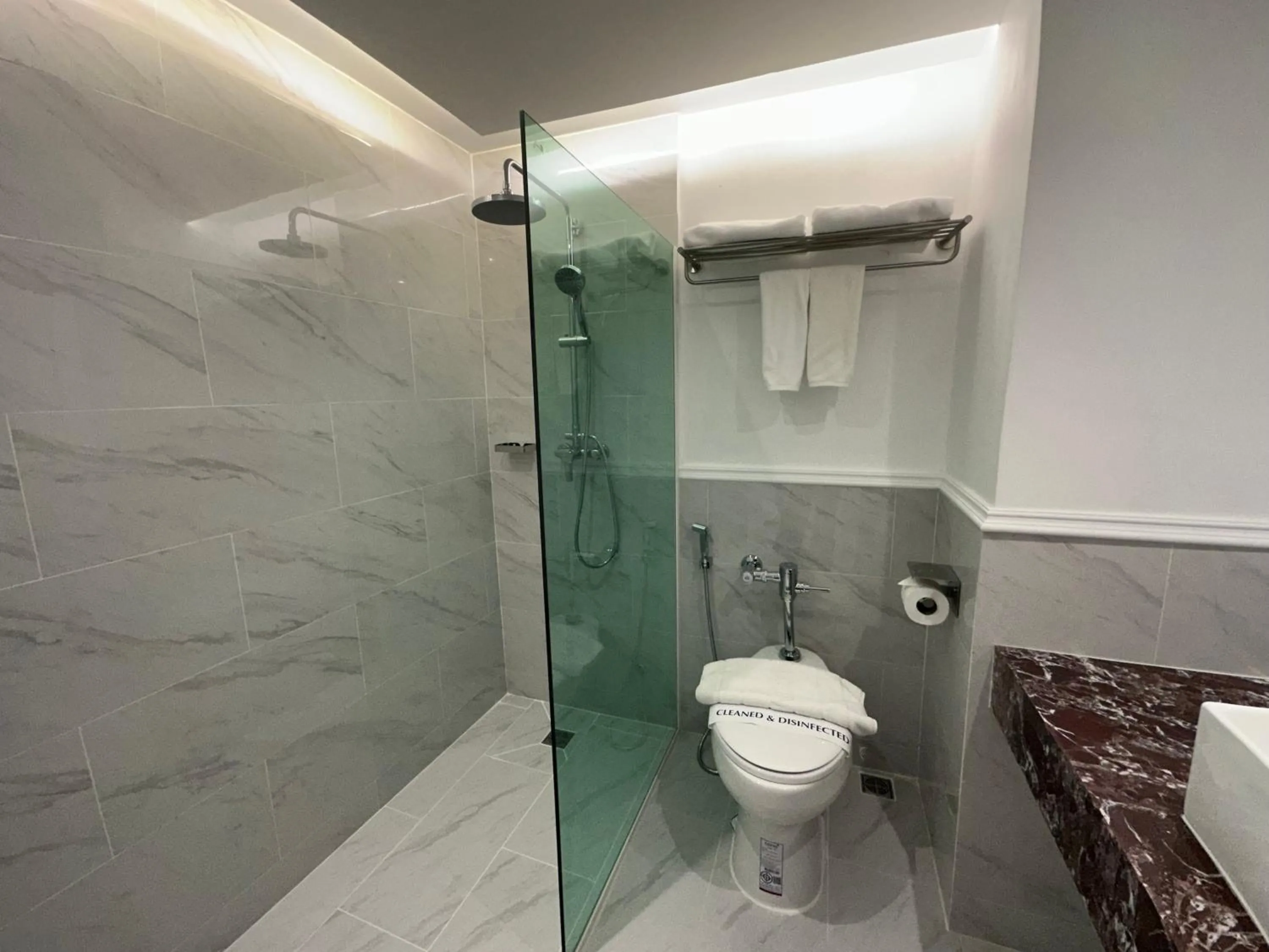 Bathroom in Elizabeth Hotel