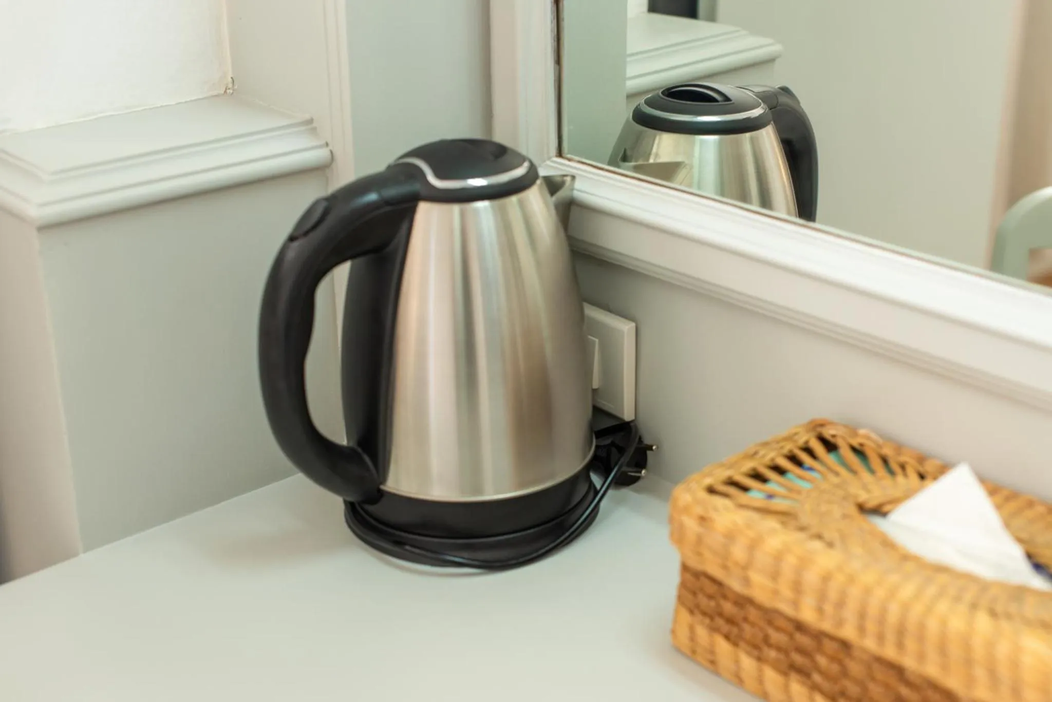 Coffee/tea facilities in Elizabeth Hotel