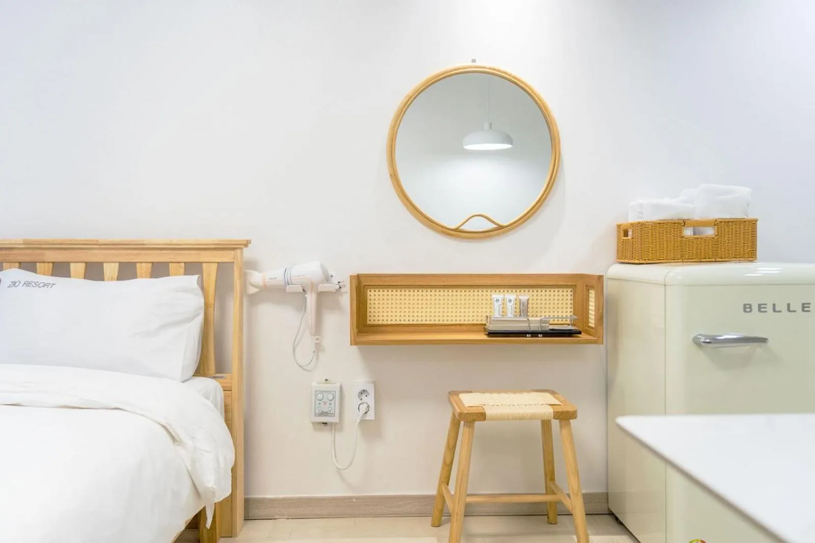 Decorative detail, Bed in Zio Pinetree