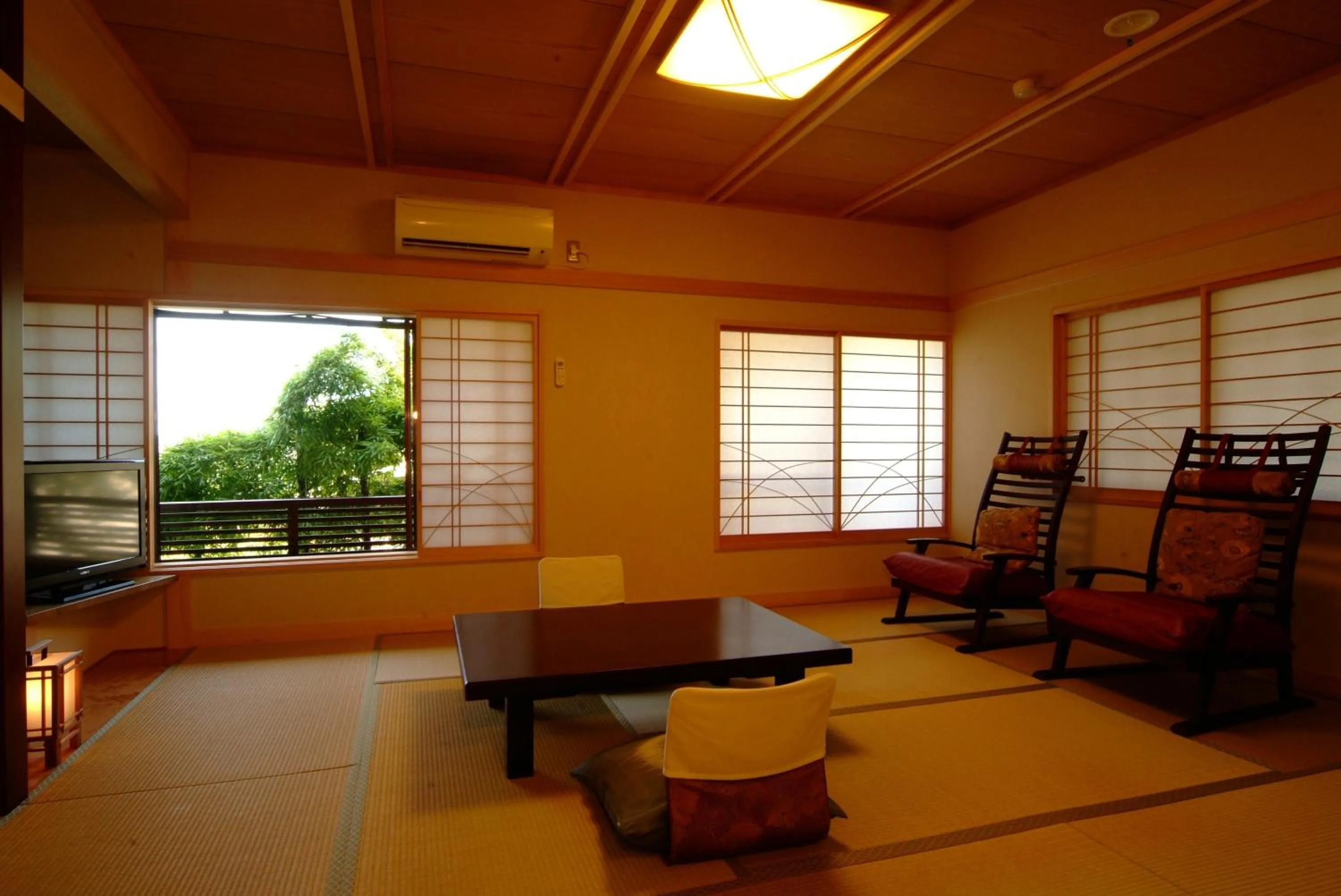 Photo of the whole room in Yusakaso