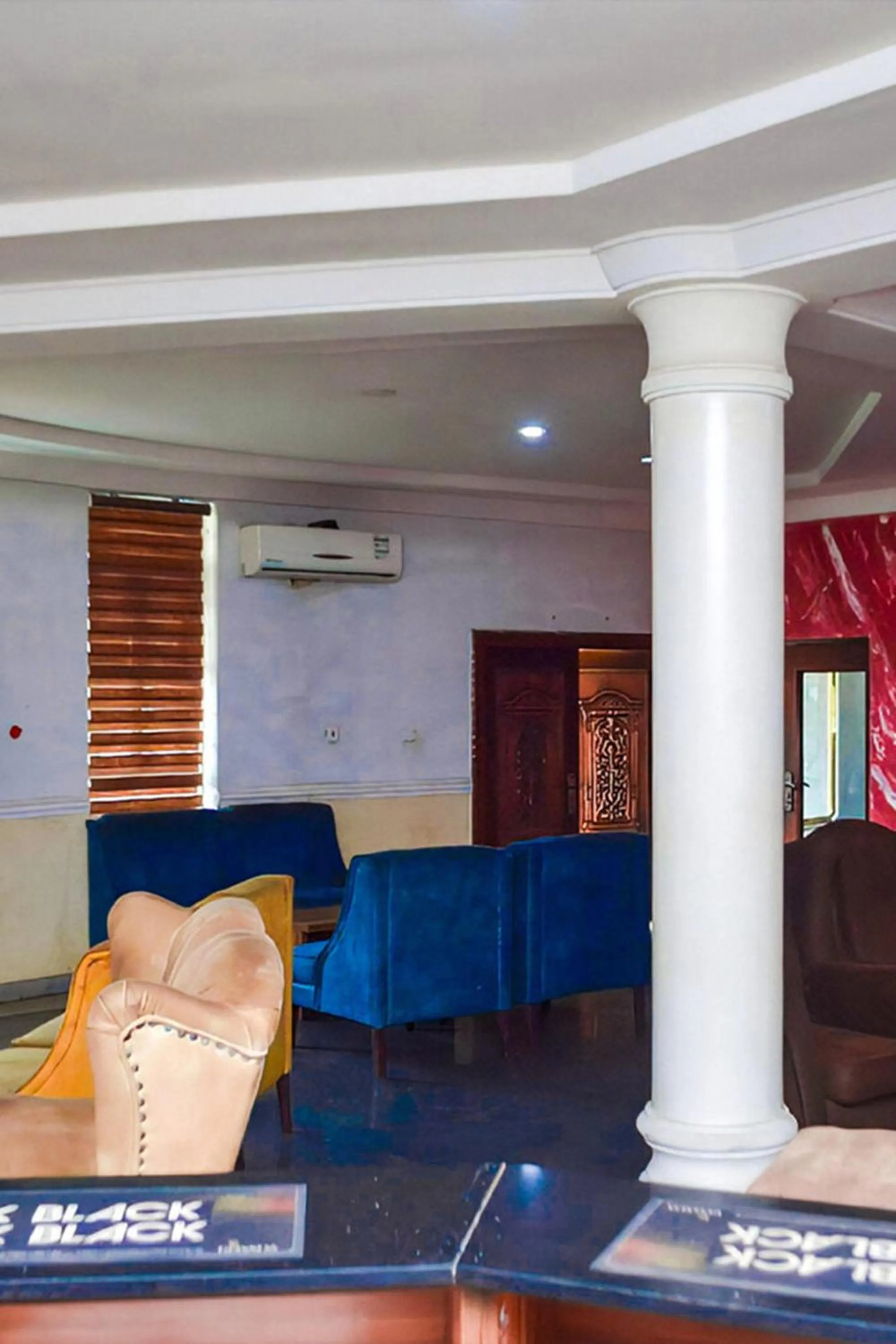 Restaurant/places to eat in Nafelis Hotel Enugu