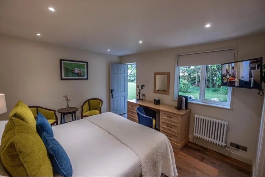 TV and multimedia, Bed in The Broadmead Boutique B&B