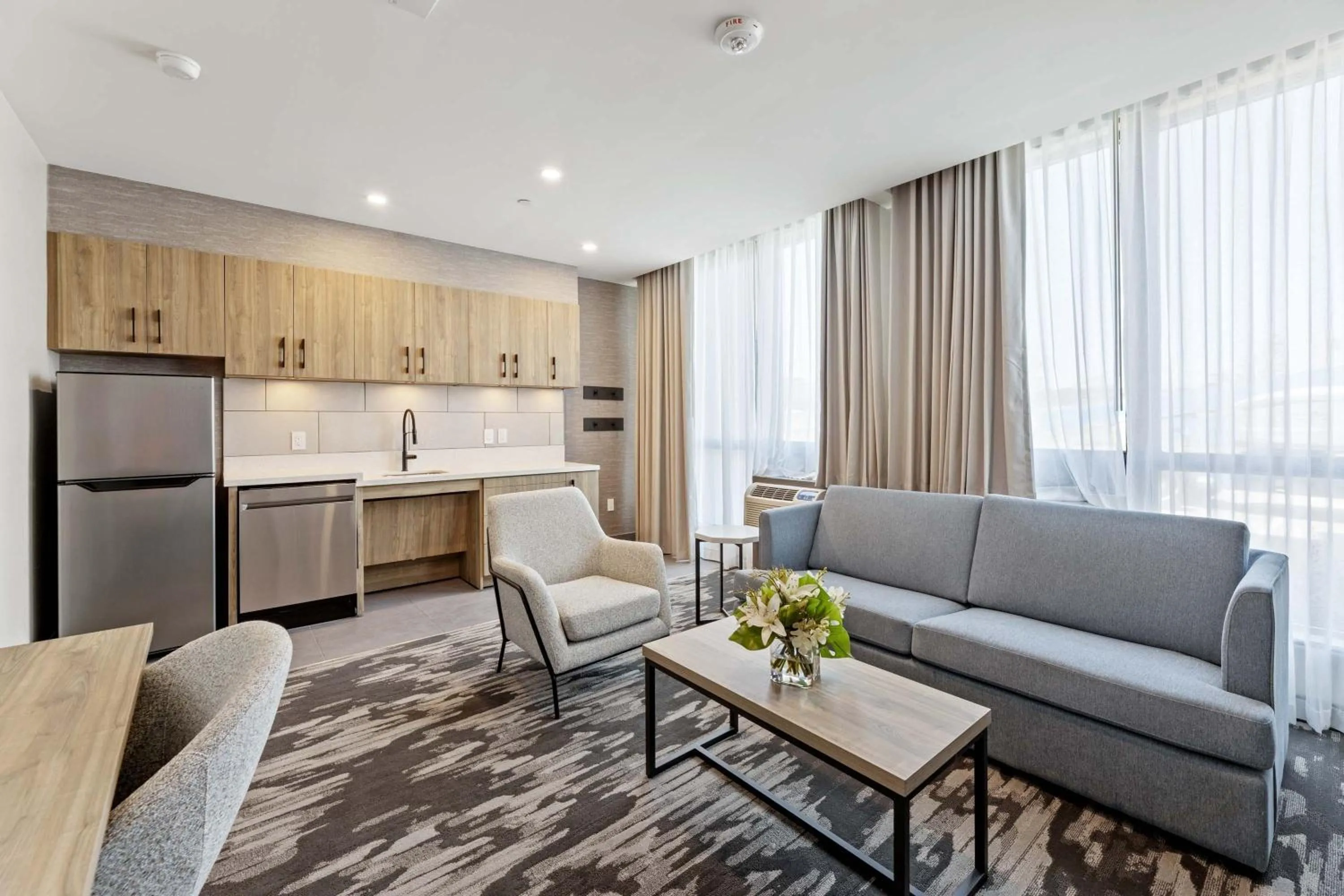 Lobby or reception in Sandman Signature Dallas Las Colinas Hotel & Suites