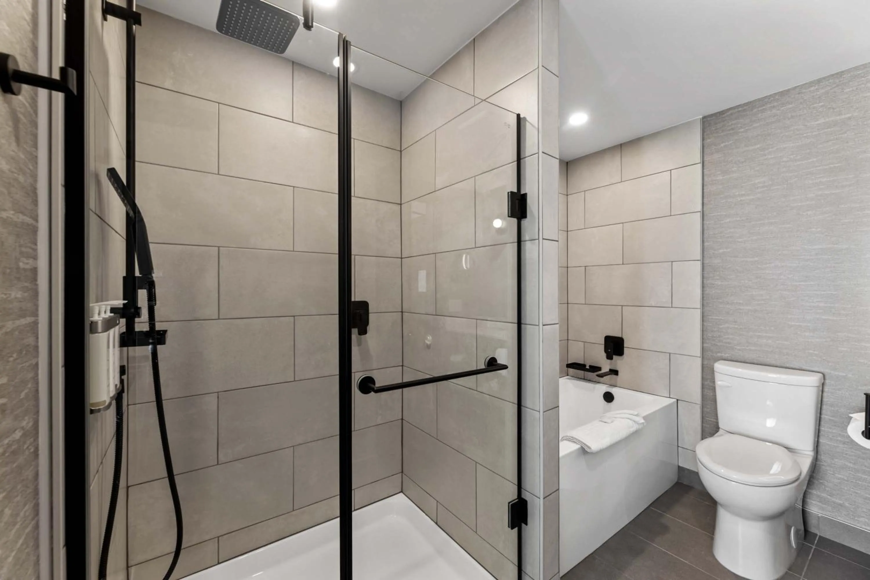 Bathroom in Sandman Signature Dallas Las Colinas Hotel & Suites