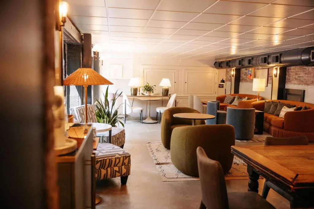 Lounge or bar in Ironclad Inn and Bourbon Room