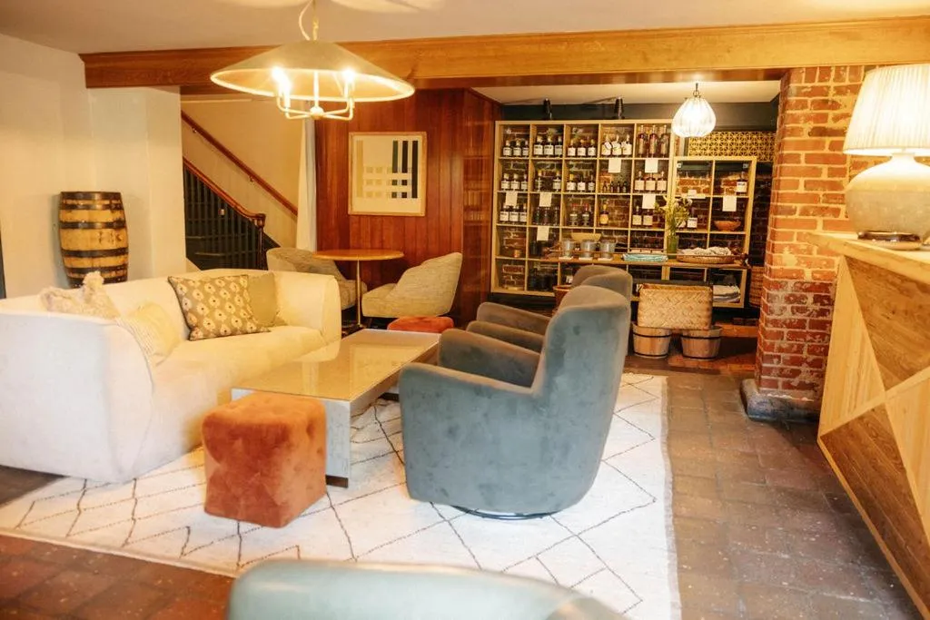 Lounge or bar in Ironclad Inn and Bourbon Room