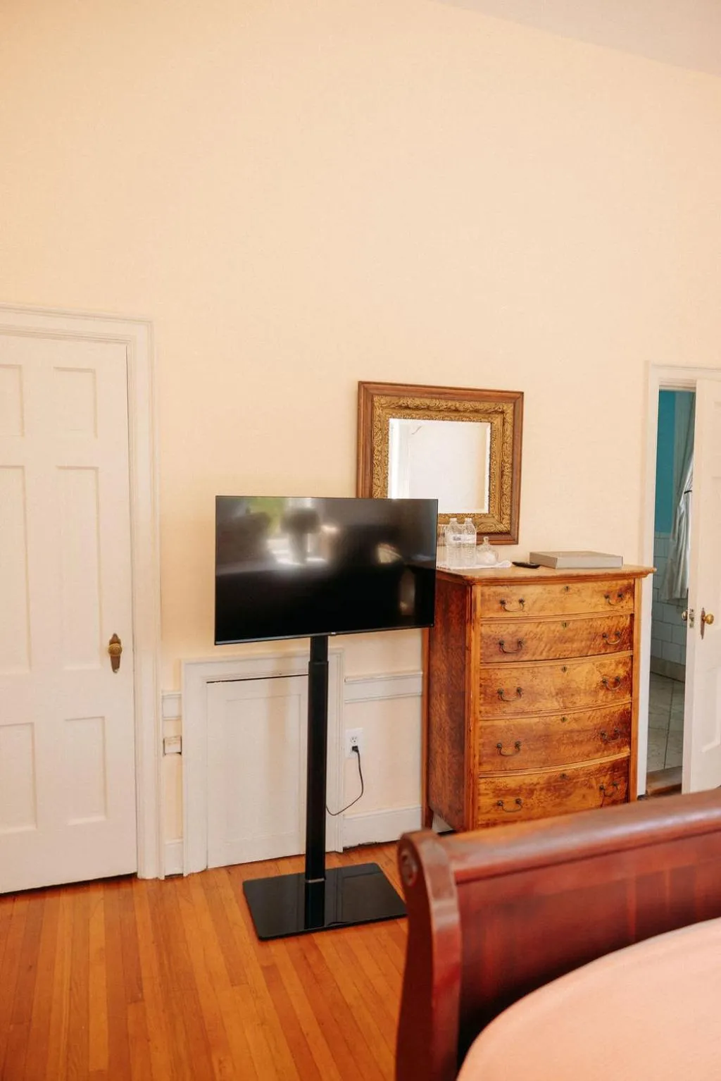 Bedroom in Ironclad Inn and Bourbon Room