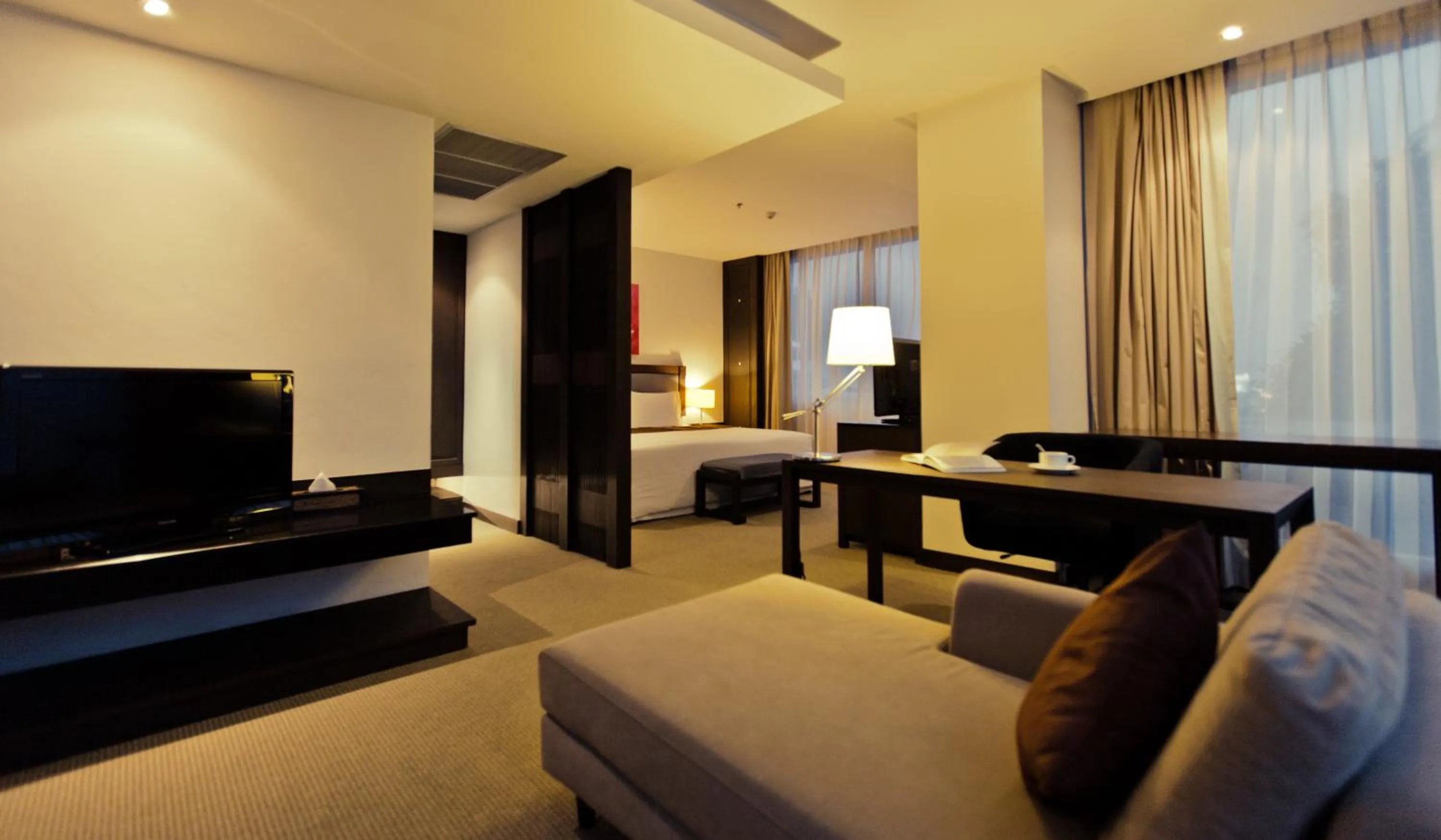 Living room in Sunee Grand Hotel and Convention Center