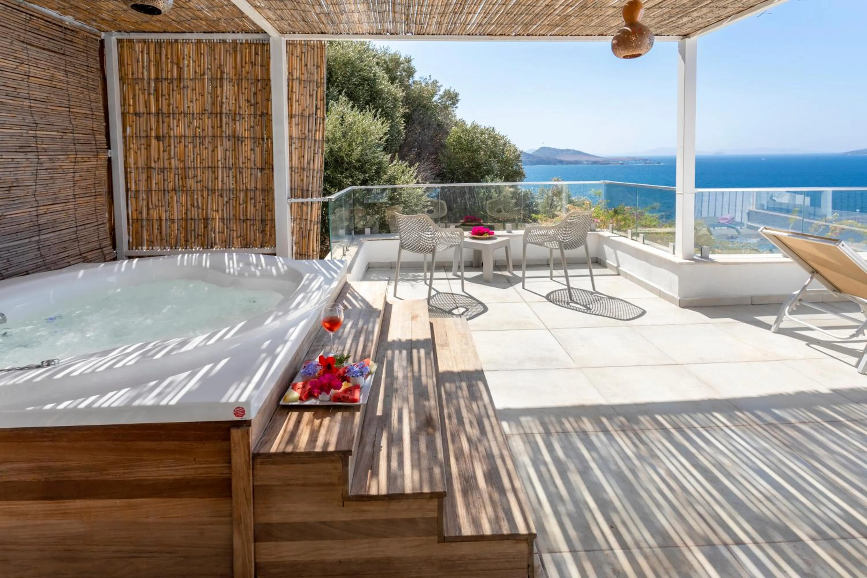 Hot Tub in Vega Aparts