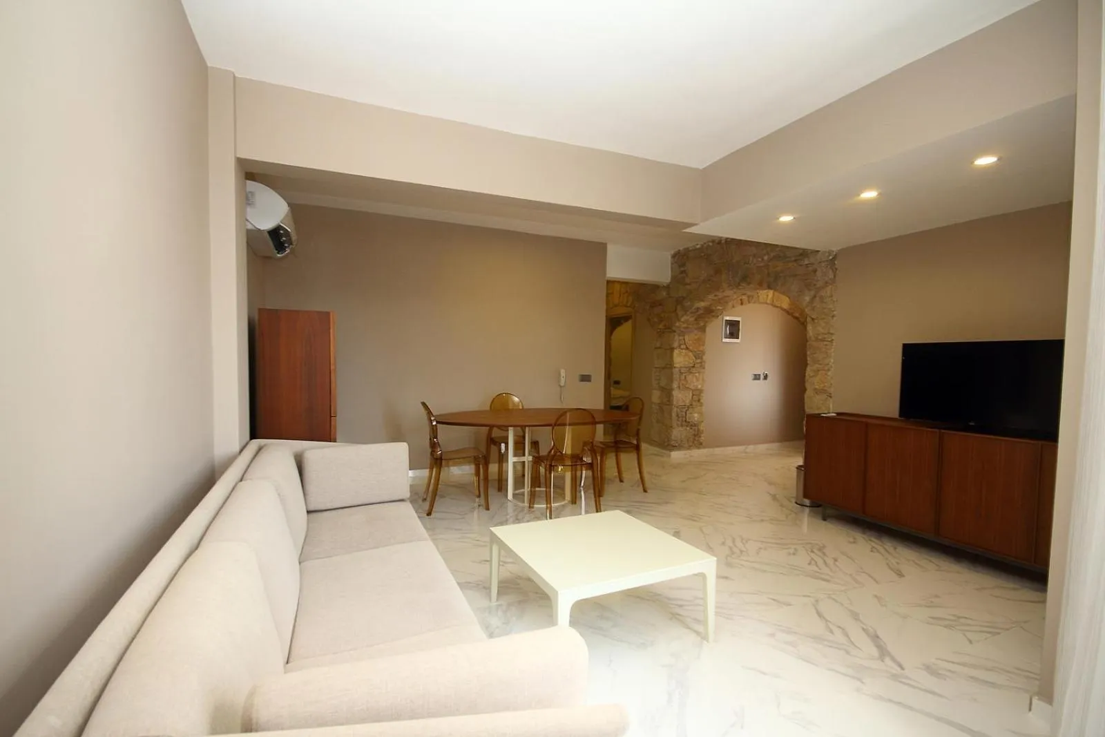 TV and multimedia in Vega Aparts