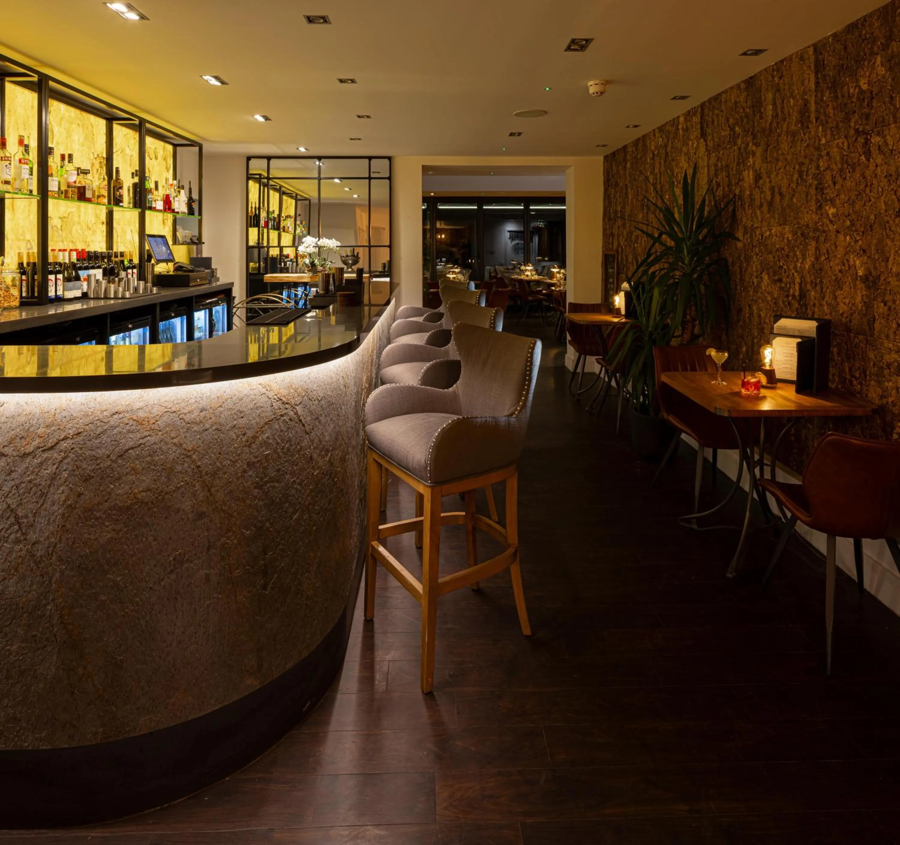 Lounge or bar in Denbies Vineyard Hotel