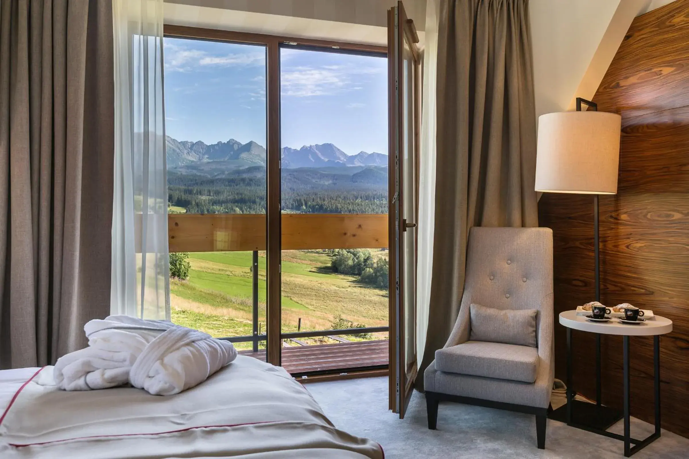 Double Room with Mountain View in Hotel Kopieniec Fizjo- Med & SPA Double Room with Mountain View in Hotel Kopieniec Fizjo- Med & SPA